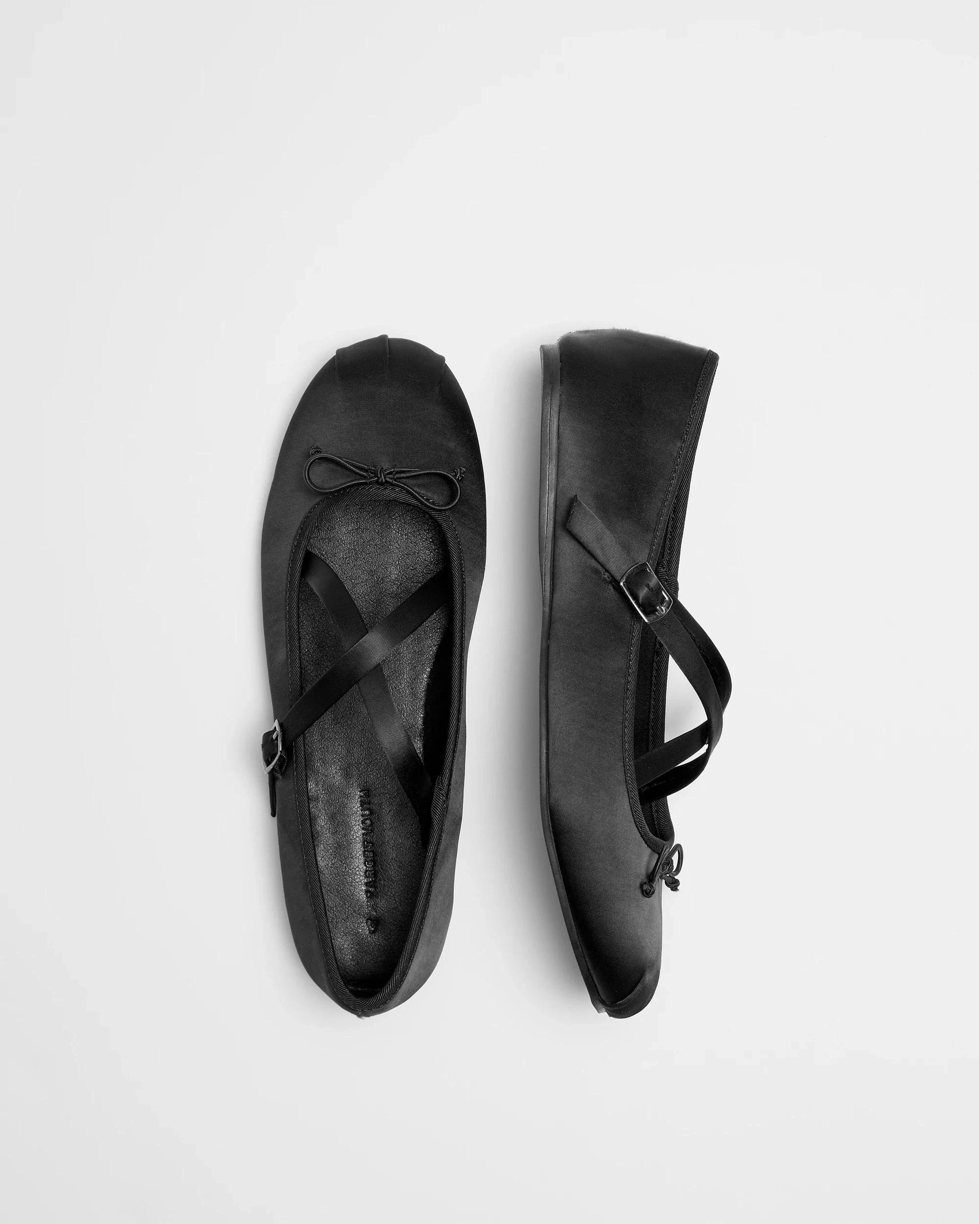 3 Target Girls Youth Satin Ballet Flat BLACK, 3 of 3