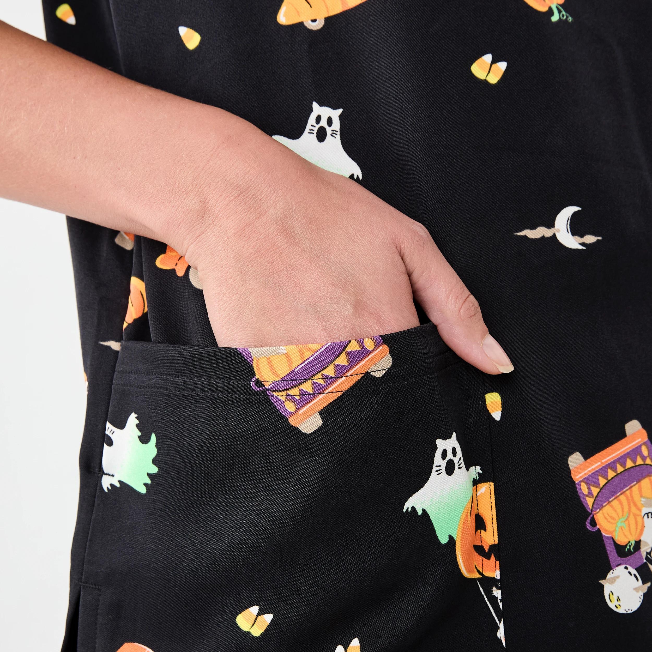 7 Workwear Halloween Printed Scrub Top HALLOWEEN CAT BLACK, 7 of 8