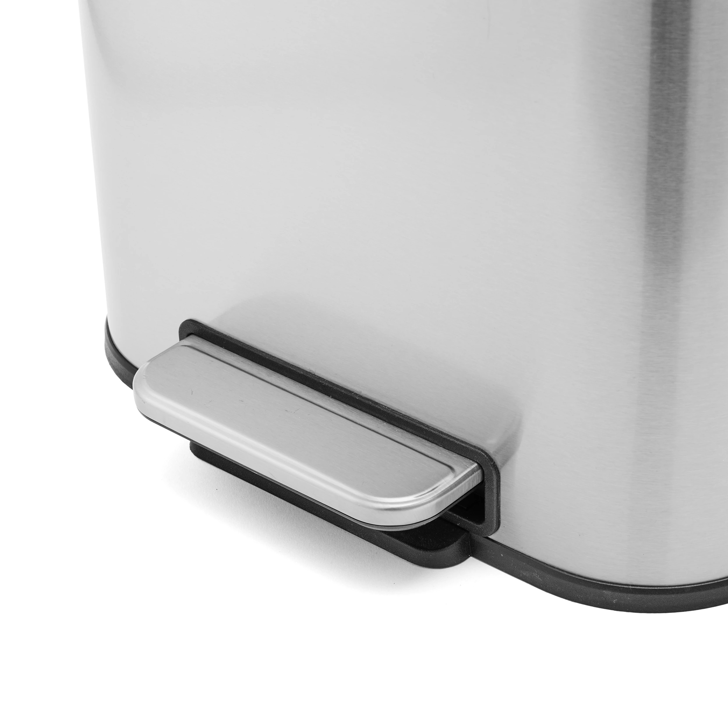 6 30L Pedal Bin, 6 of 10