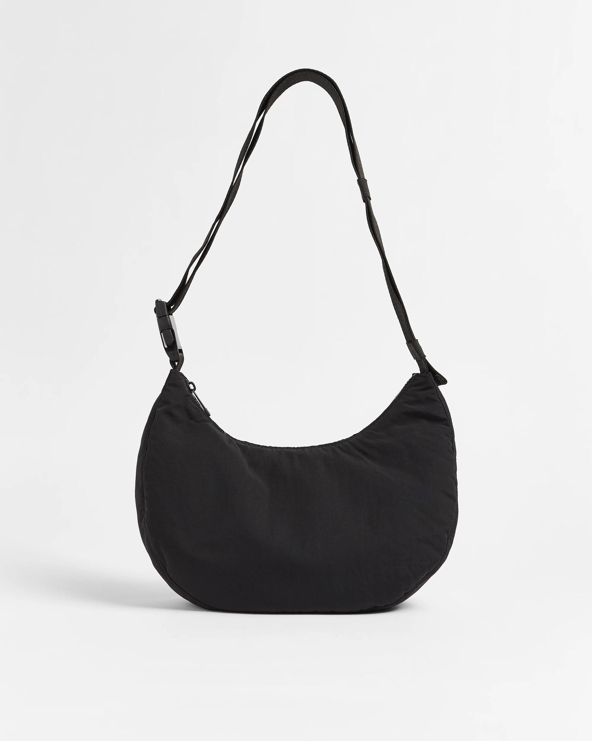 1 Target Active Medium Crescent Bag BLACK, 1 of 2