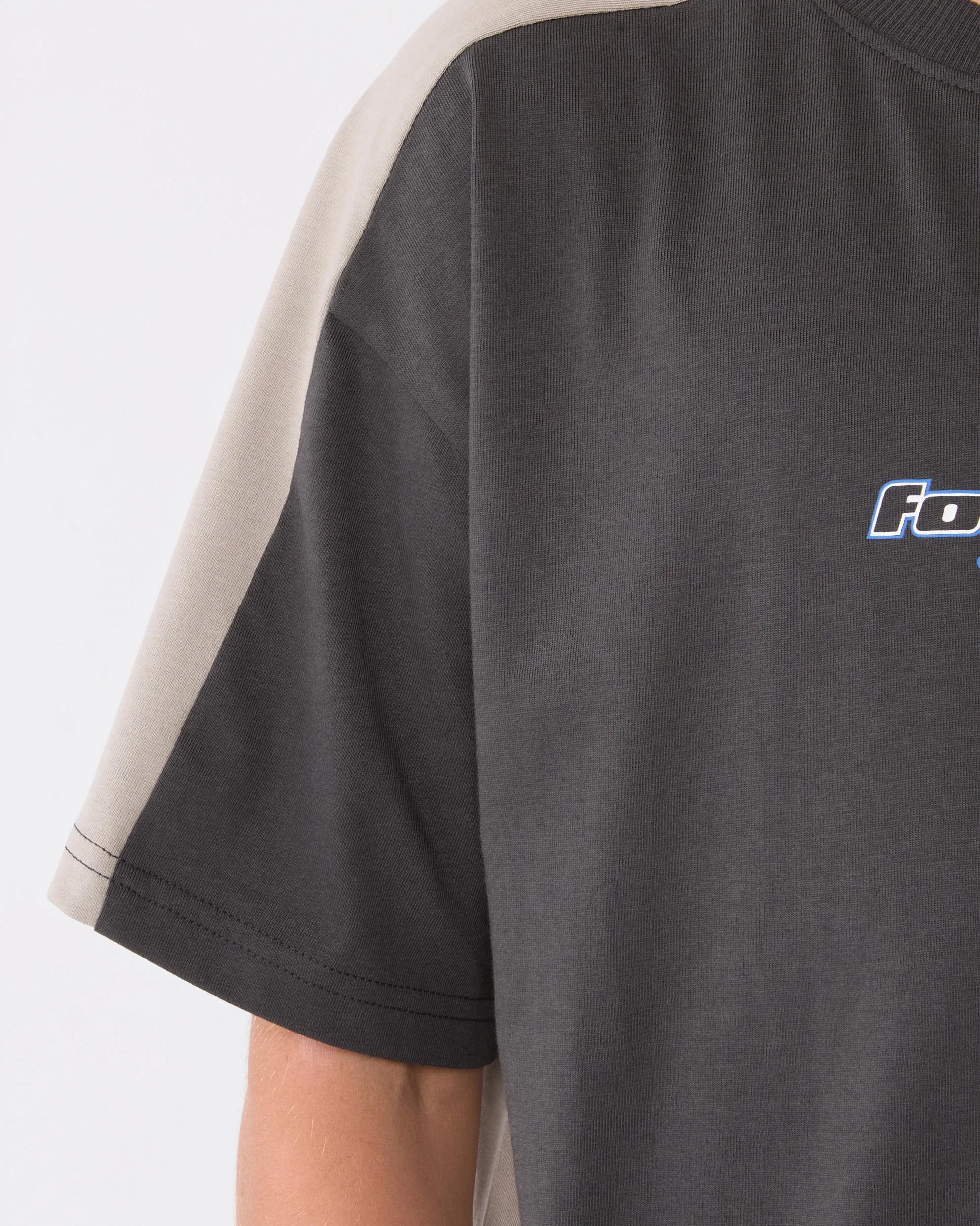 6 Short Sleeve Panelled Printed T-shirt Blk Sand, 6 of 8