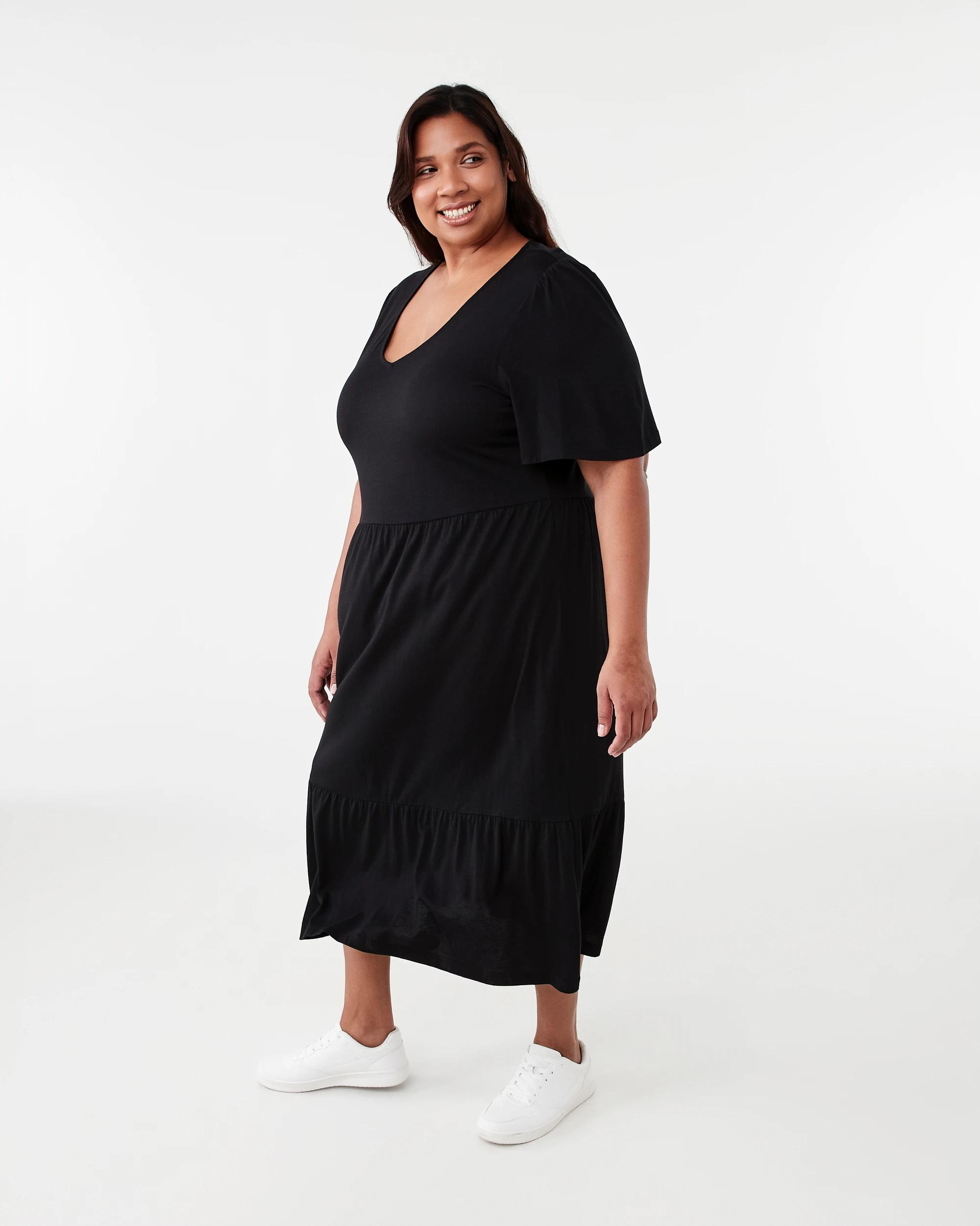 2 Curve Short Sleeve Tiered Knit Midi Dress Black, 2 of 7