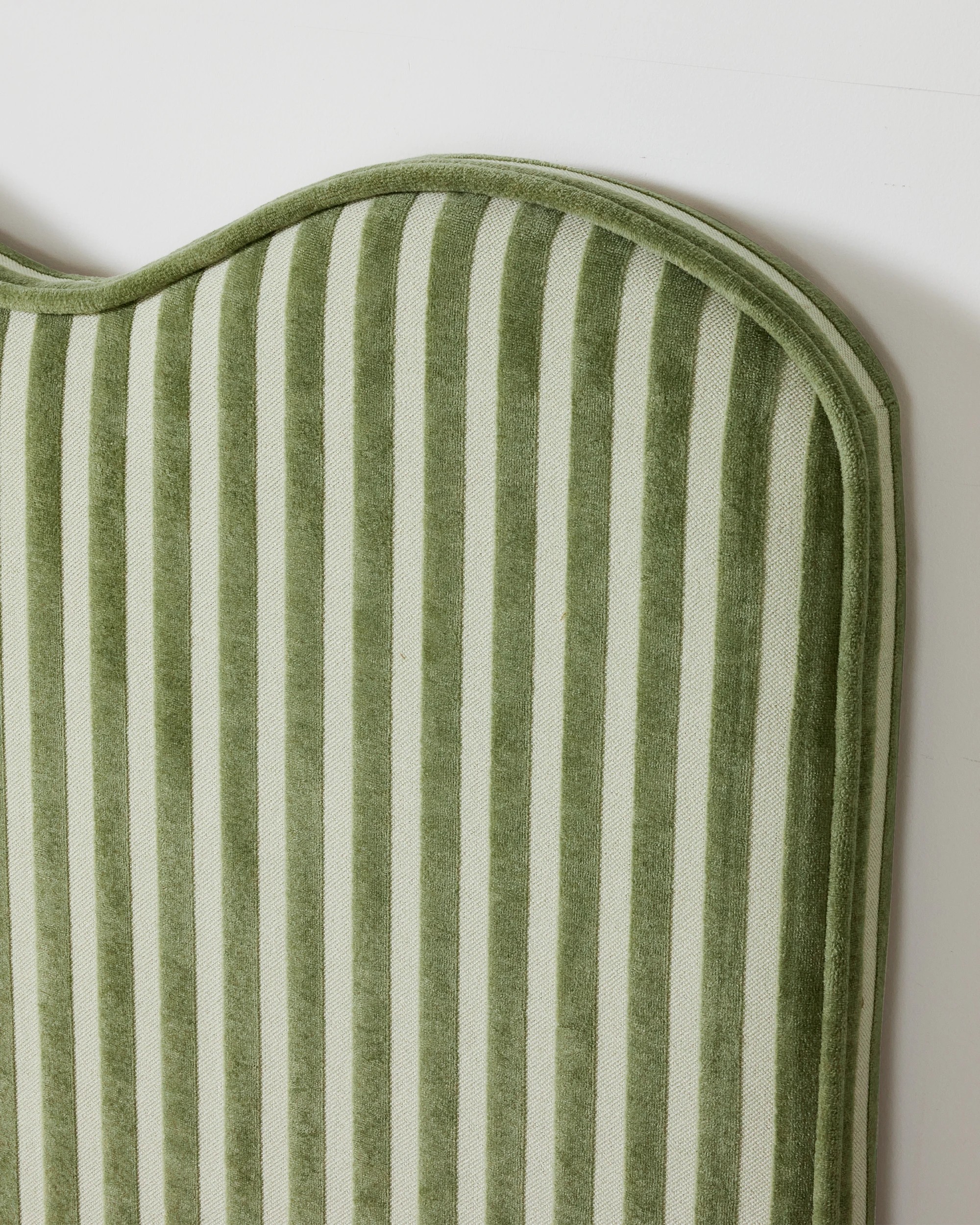 2 Wavy Bedhead Stripe - Queen Bed, 2 of 7