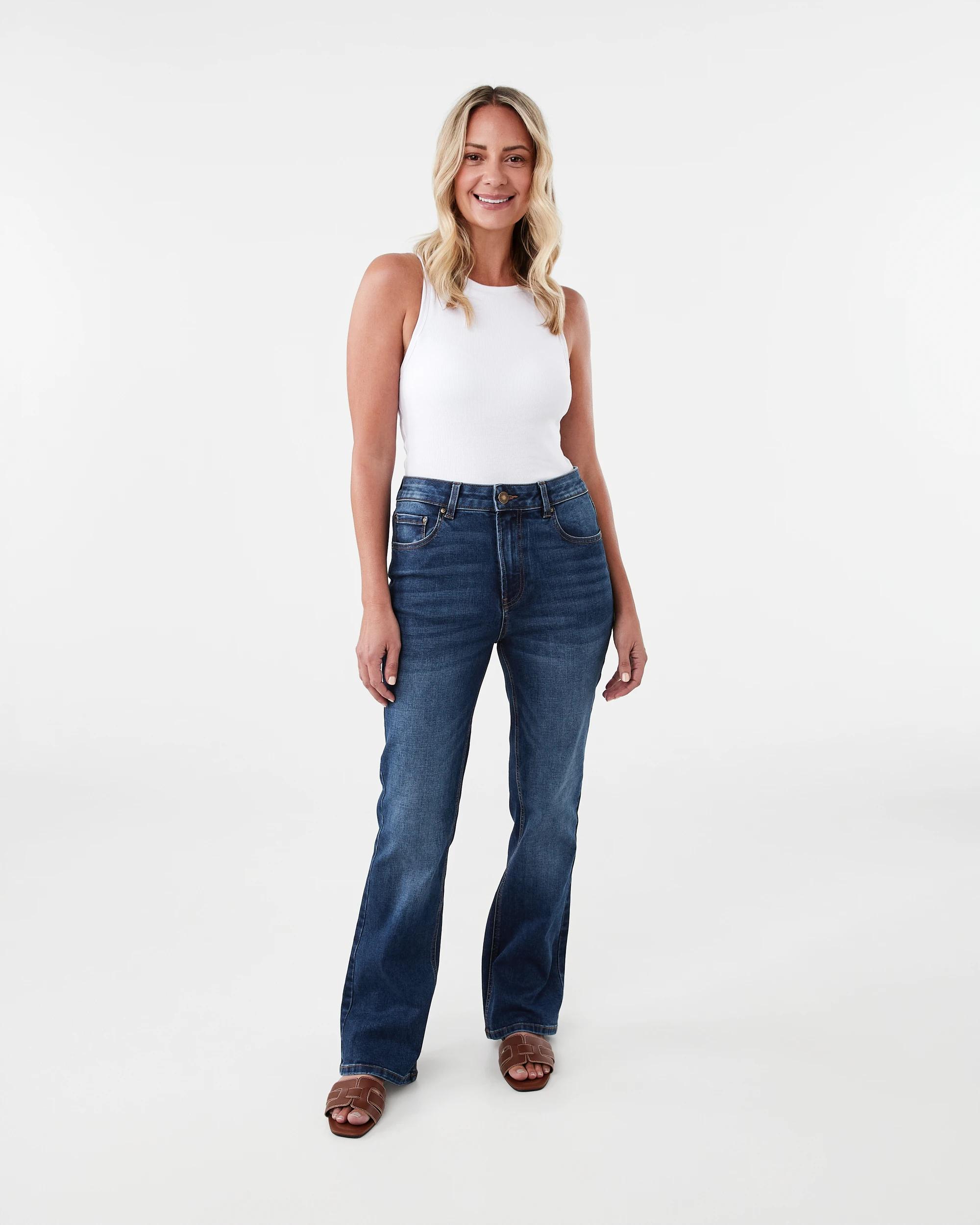 2 Bootcut Jeans Mid Wash, 2 of 8