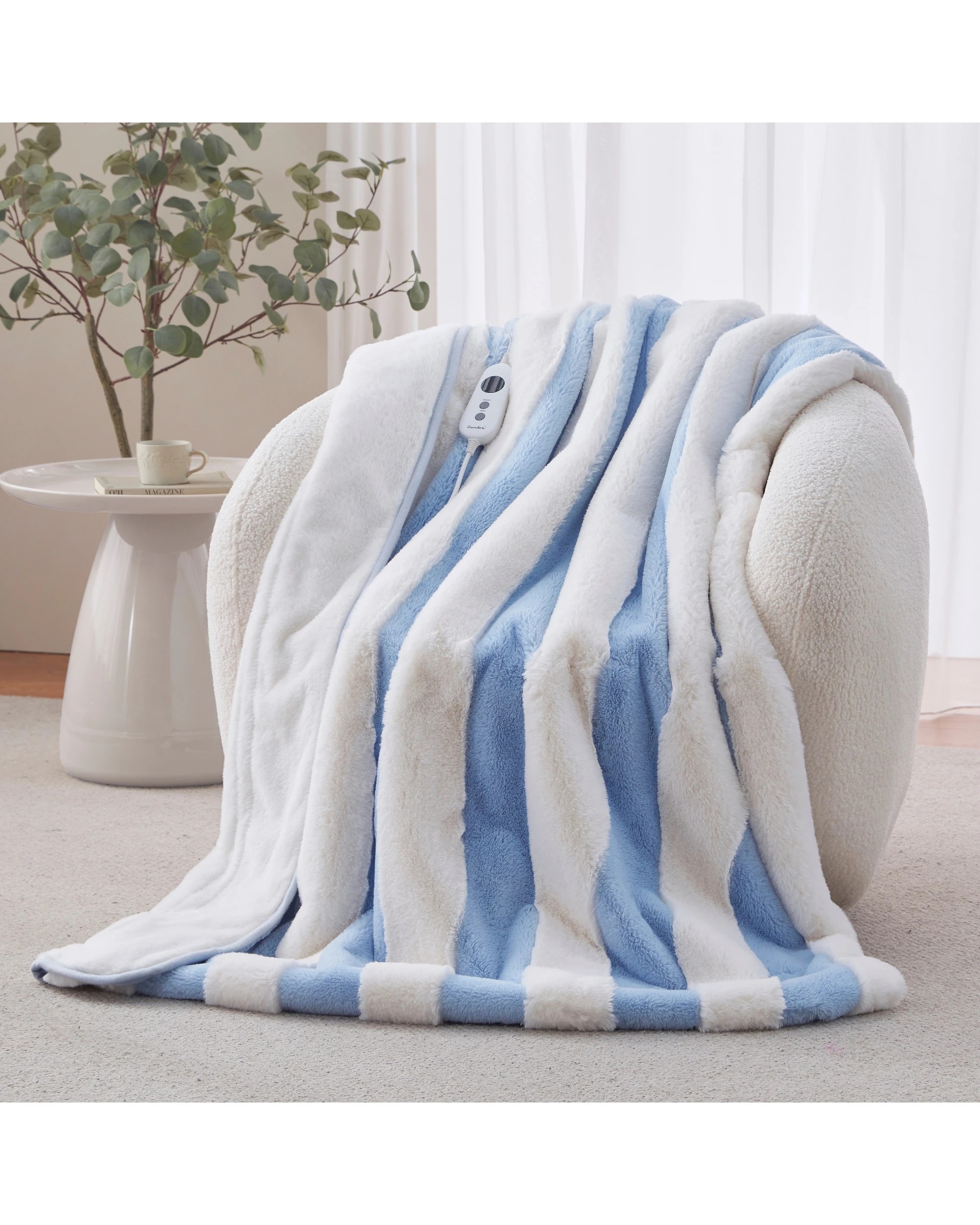 1 Dreamaker Denver Carved Stripe Faux Fur Heated Throw 130x160cm - Sky, 1 of 9