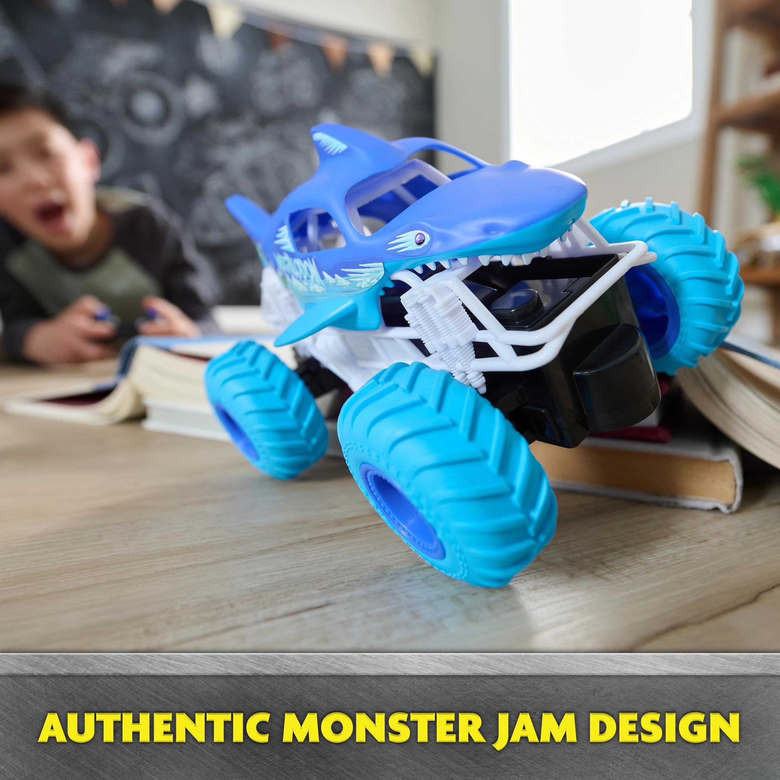 3 Monster Jam Megalodon Ice 1:24 RC, 3 of 6