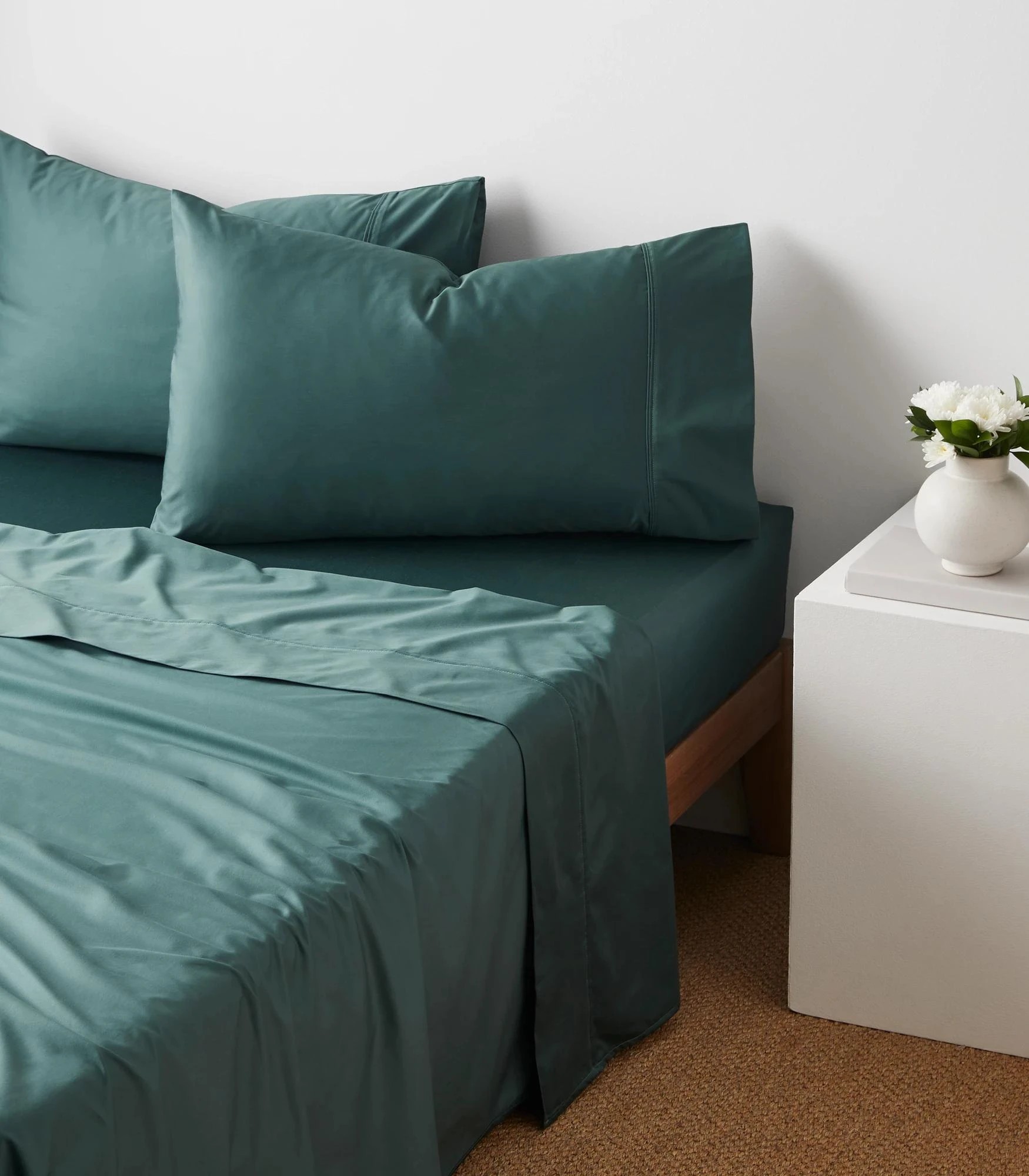 1 Target Egyptian Cotton 600 Thread Count Deep Fitted Sheet - King Bed - Green, 1 of 2