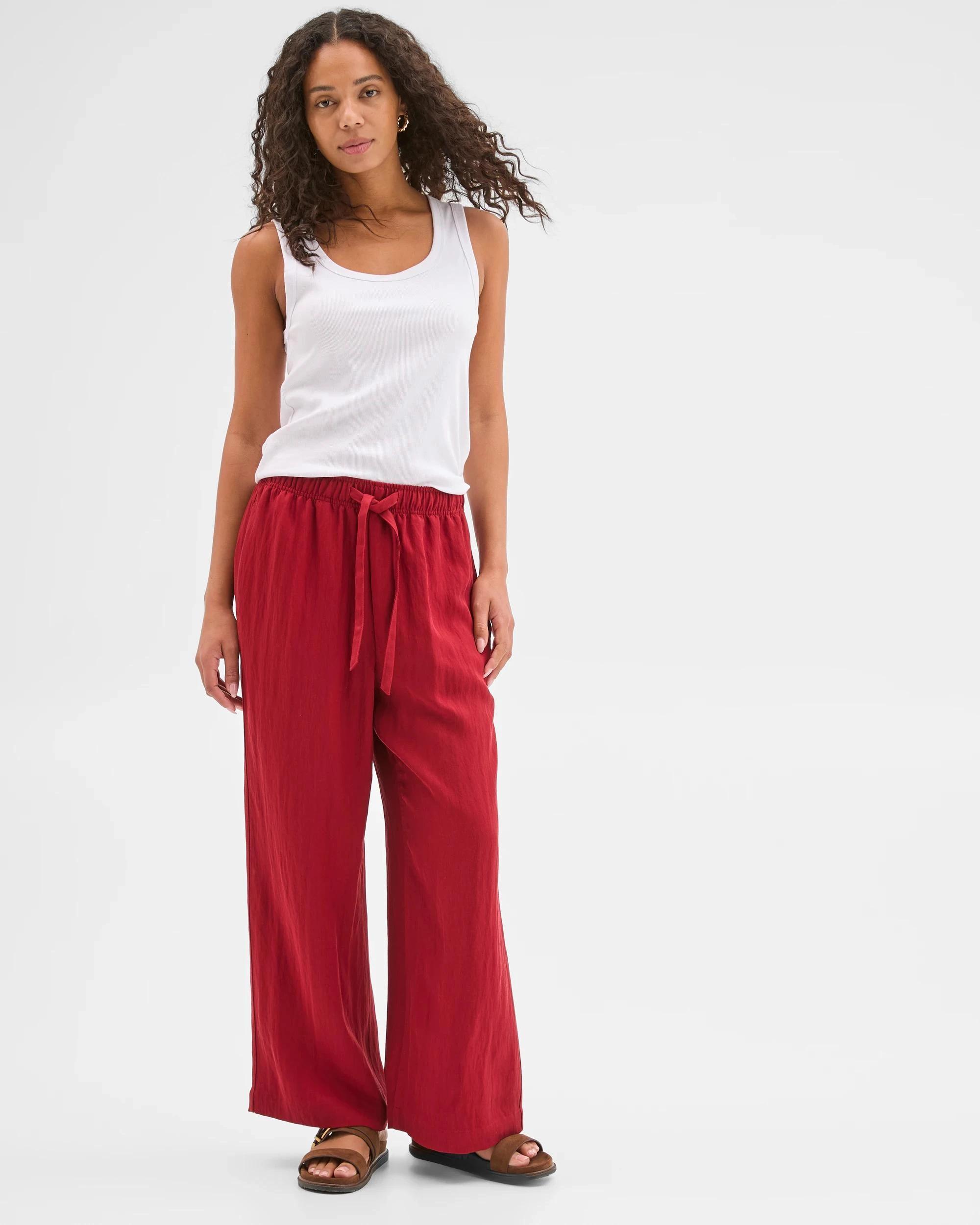 1 Target Pull On Full Leg Pants GARNET, 1 of 6