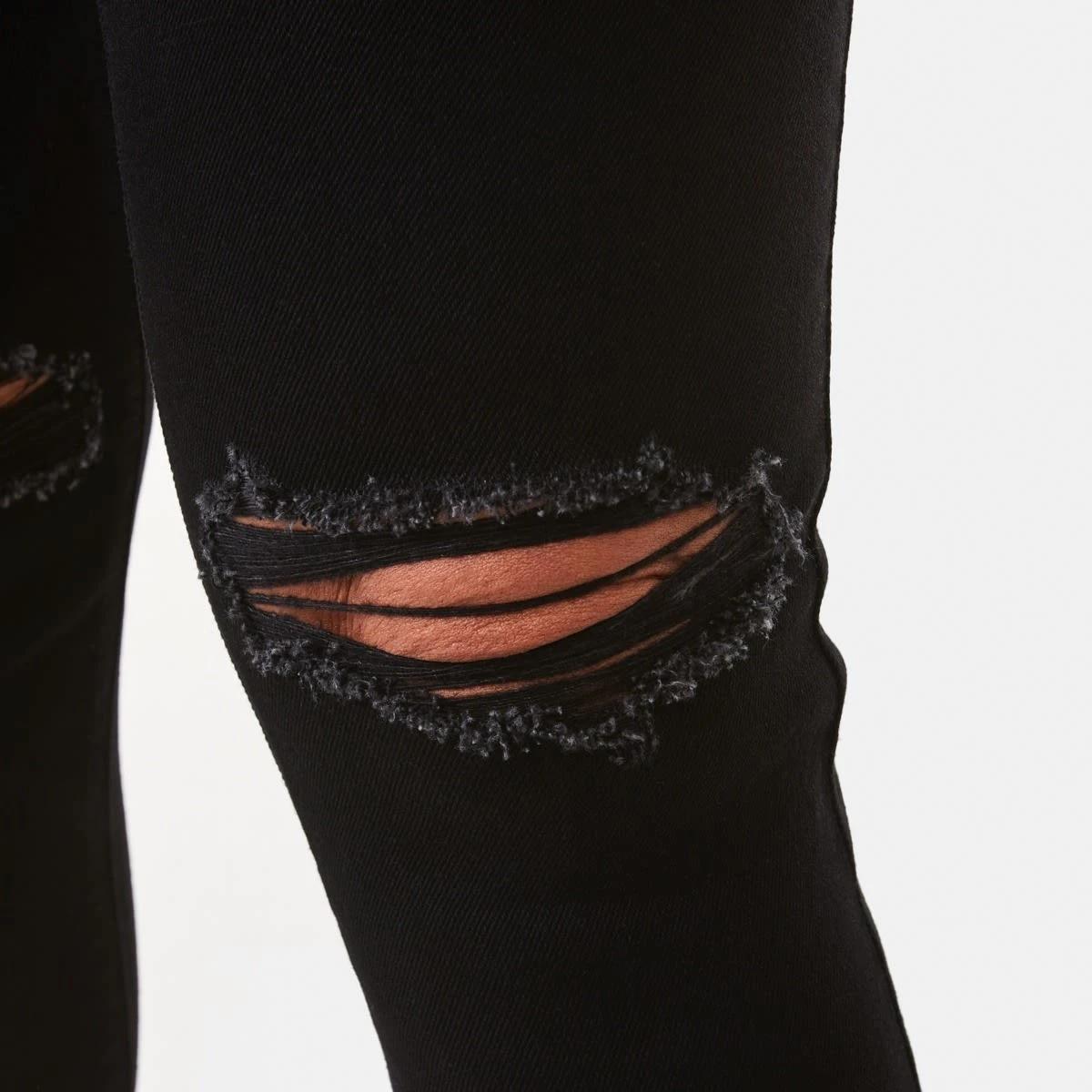 5 3/4 Distressed Skinny Jeans Black Wash, 5 of 5