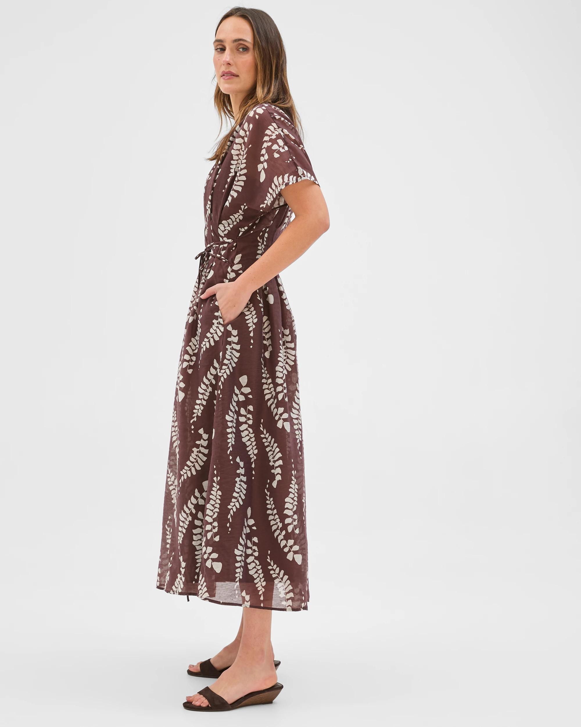 6 Preview Short Sleeve Tuck Detail Midi Dress ORGANIC FLORAL, 6 of 7