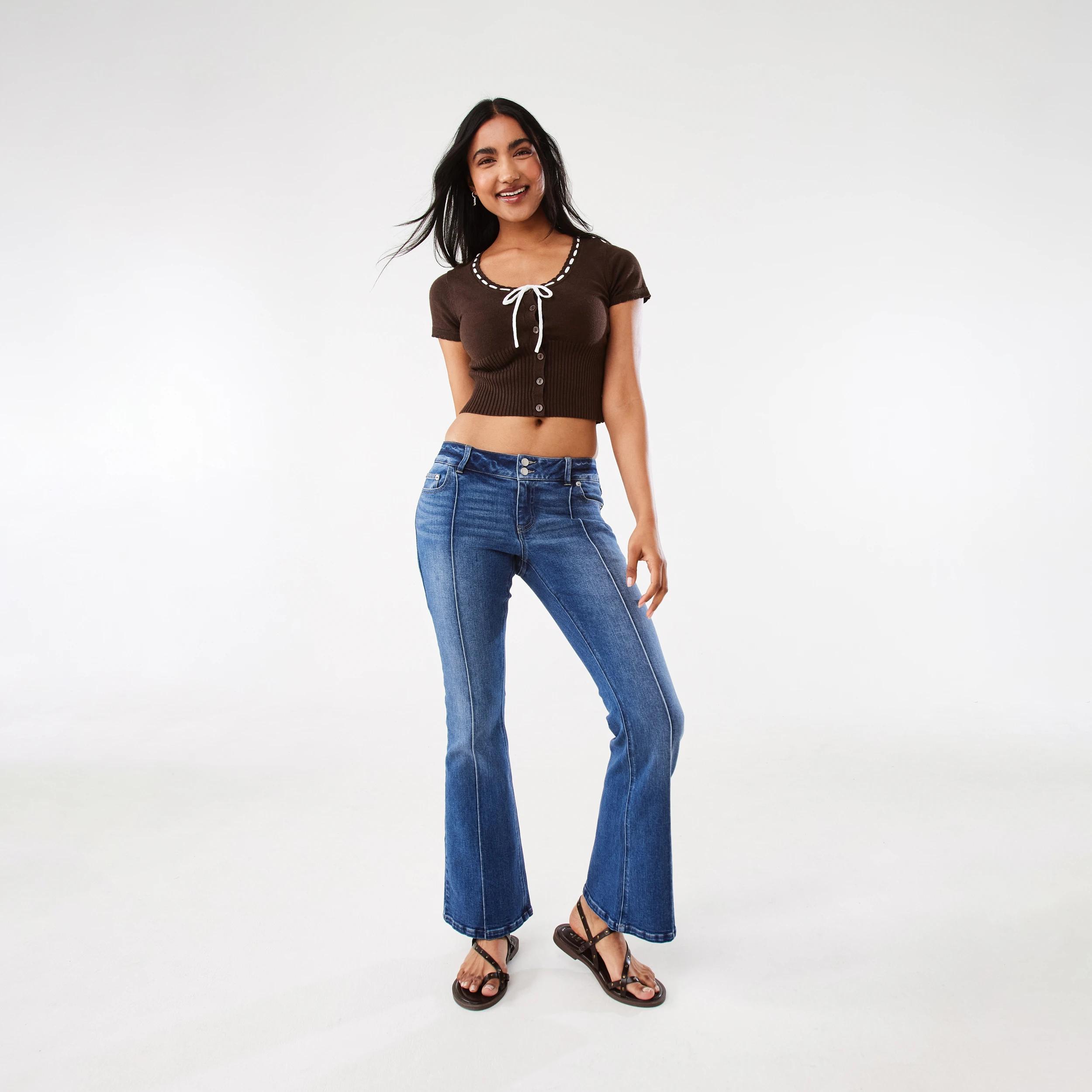 2 Low Rise Bootleg Jeans Mid Wash, 2 of 10