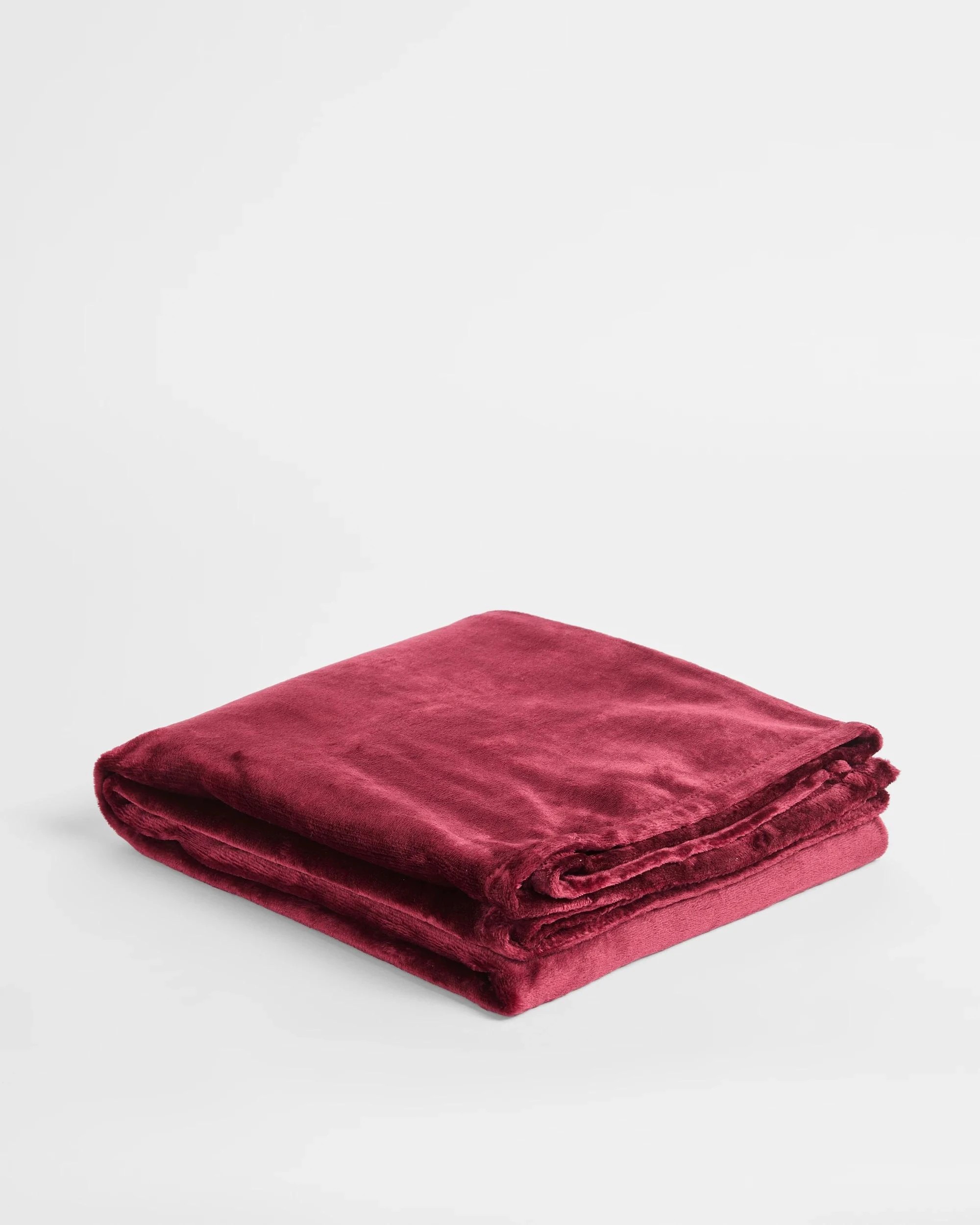 1 Target Ivy Super Soft Throw - Queen Bed - Red, 1 of 3