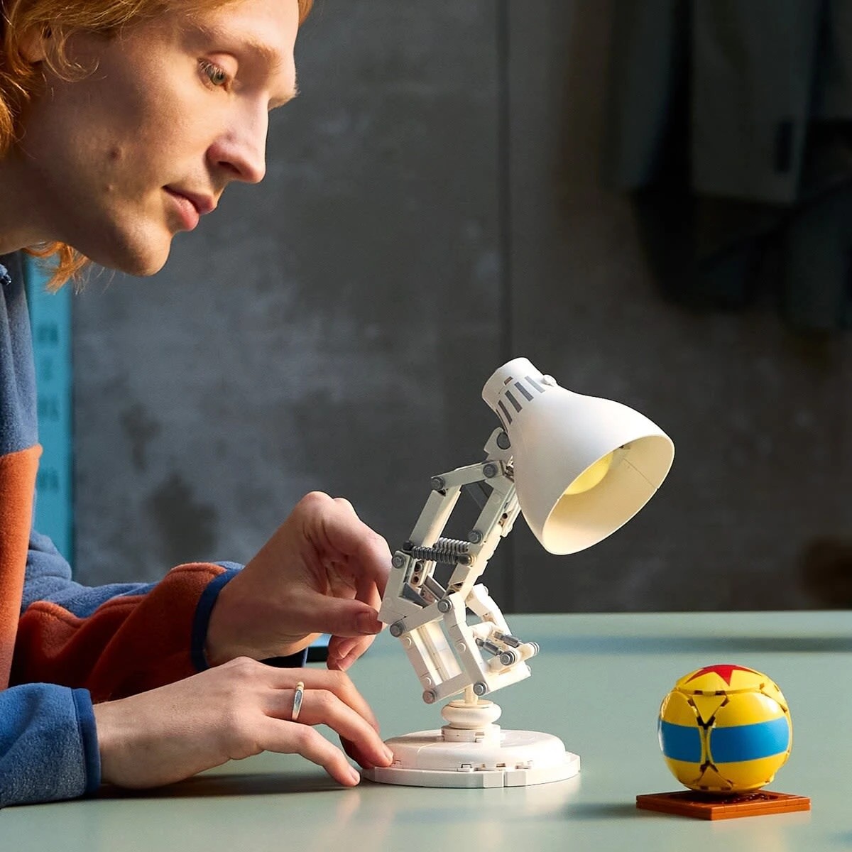 8 LEGO Ideas Disney Pixar Luxo Jr. 21357, 8 of 11