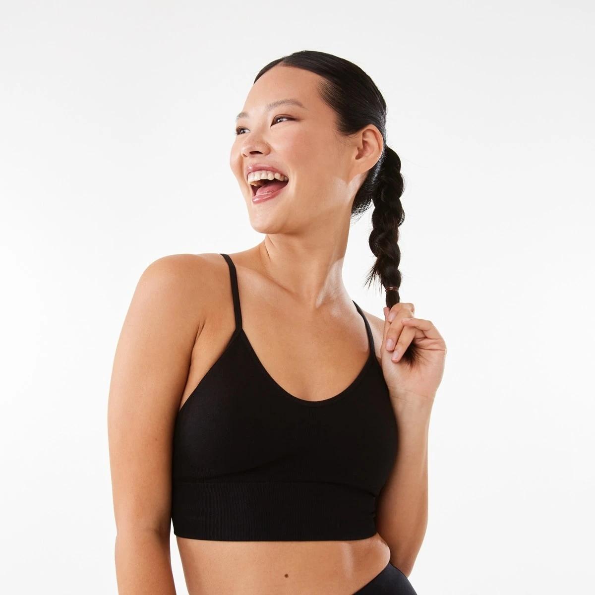 1 Active Womens Seamfree V-Neck Crop Top Black, 1 of 7