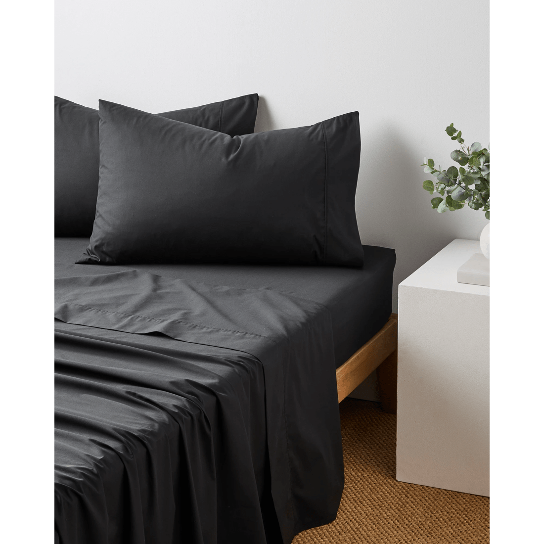 1 Target Australian Cotton 250 Thread Count Sheet Set
 - Double Bed
 - Black, 1 of 2