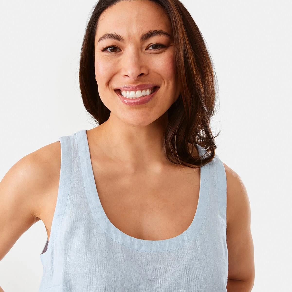 4 Sleeveless Linen Blend Scoop Neck Tank Blu Bysde, 4 of 8