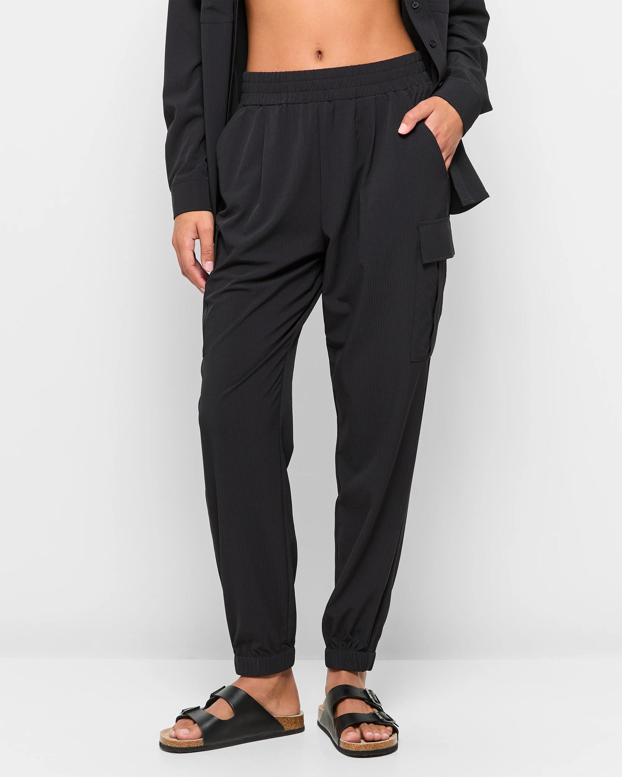 2 Target Active Woven Cargo Pants BLACK, 2 of 5