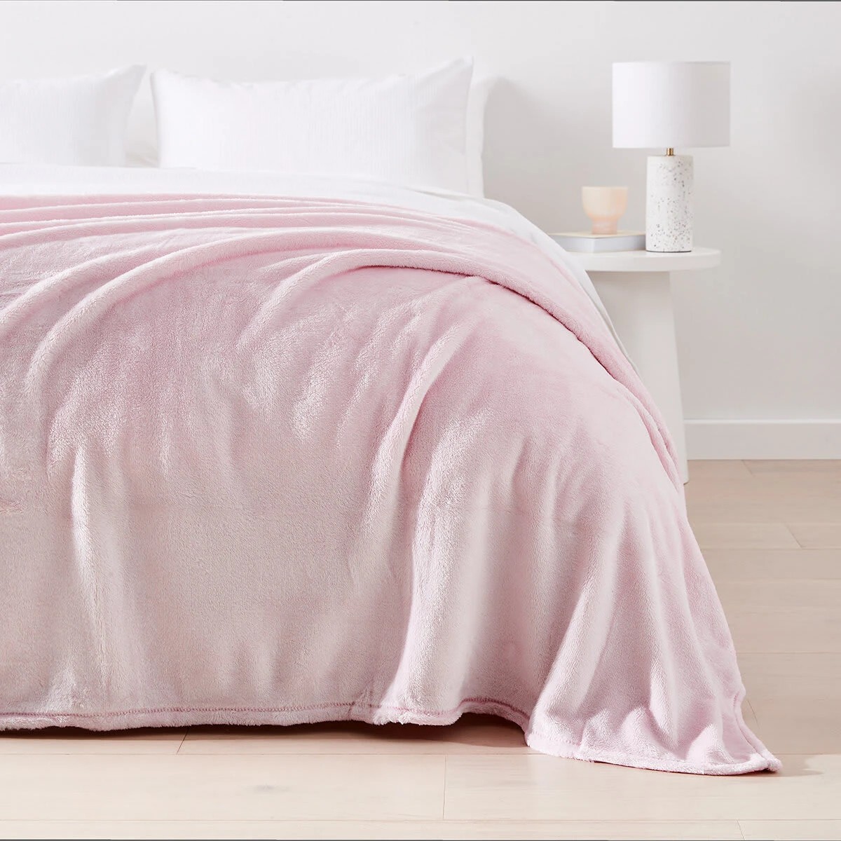 2 Plush Blanket - Single Bed, Pink, 2 of 5