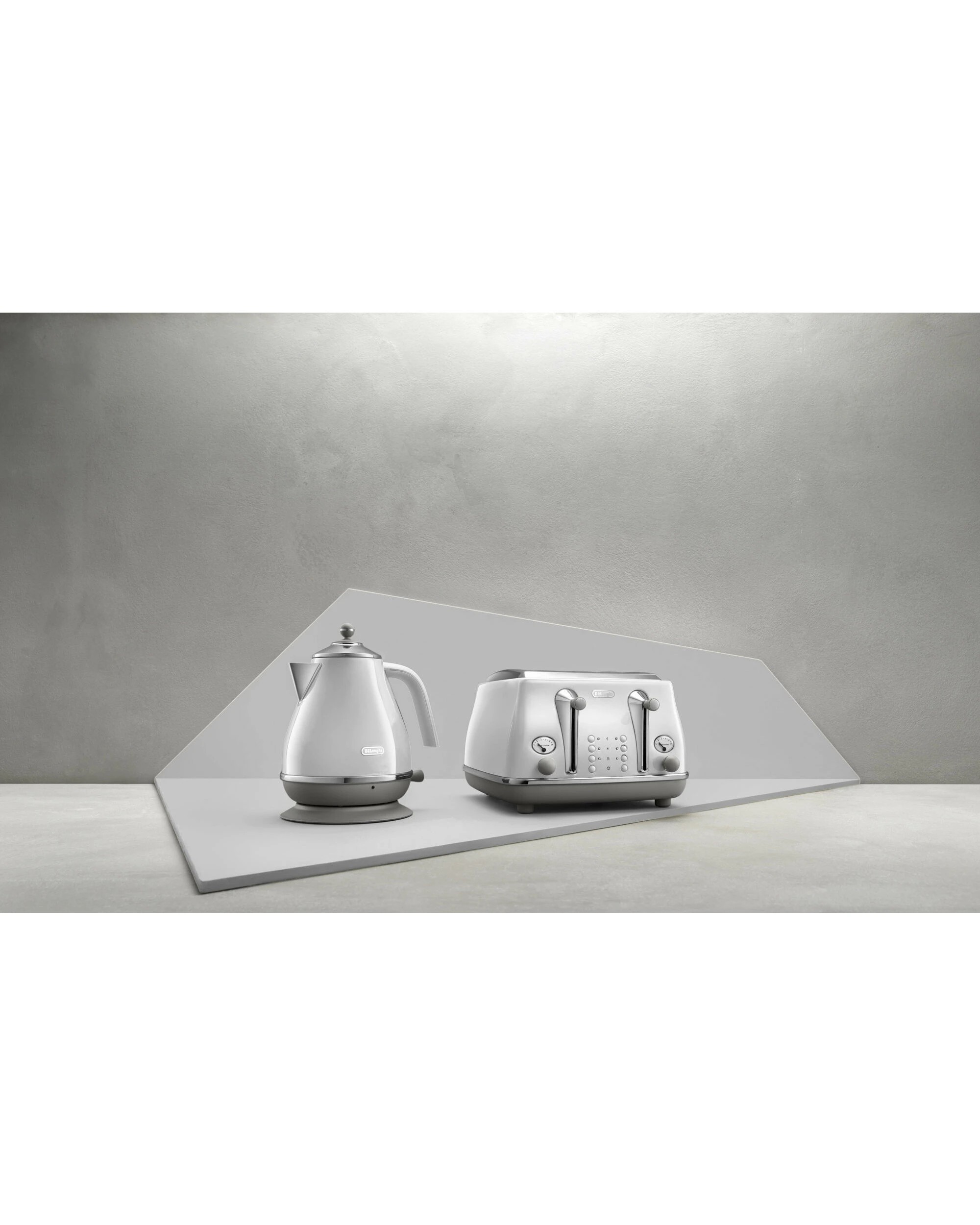 5 DeLonghi Icona Capitals 4 Slice Toaster - Sydney White - WHITE, 5 of 5