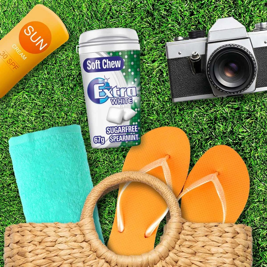 7 Wrigley's Extra White Spearmint Gum Bottle 67g, 7 of 7