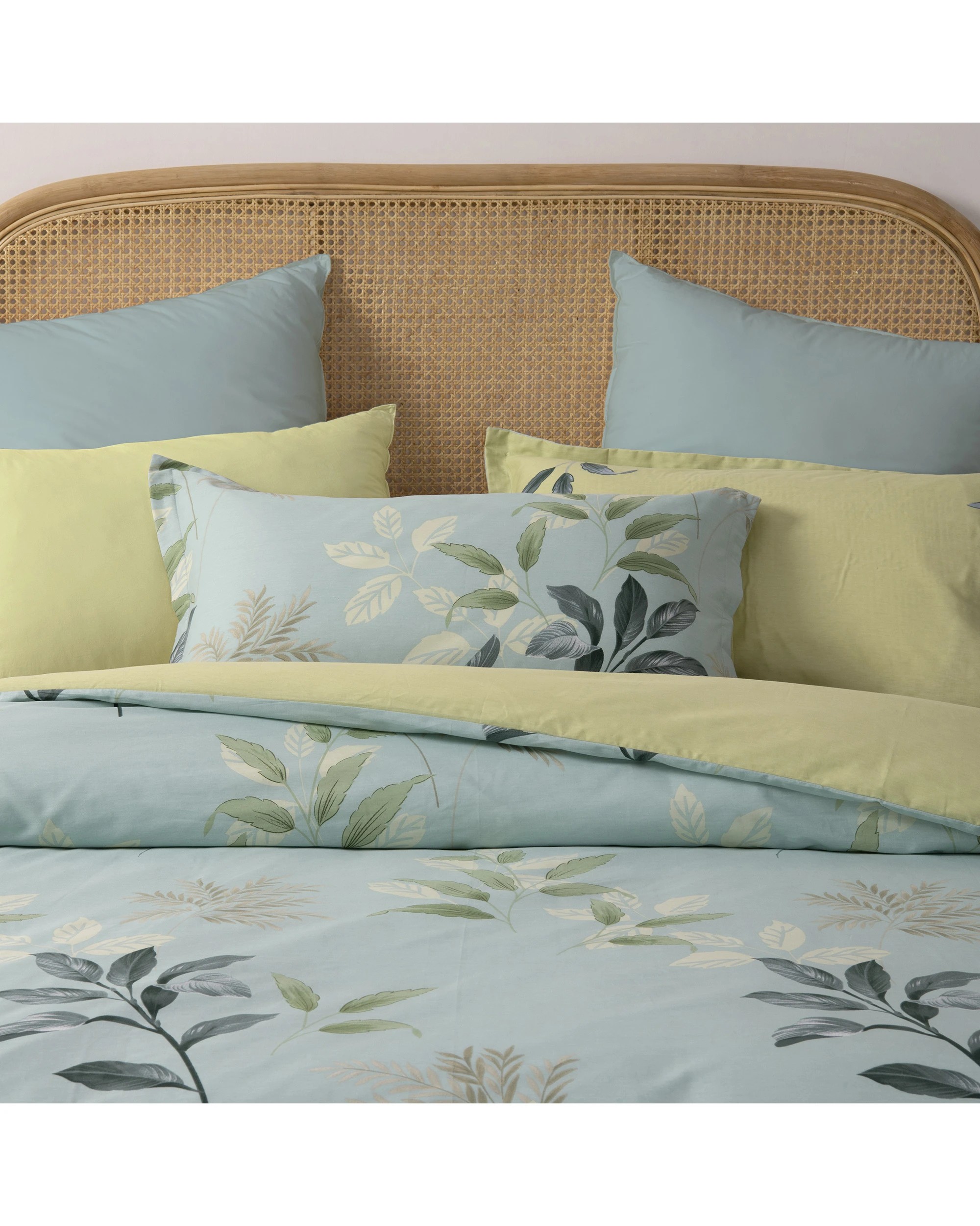 3 Dreamaker Penelope 100% Cotton Reversible Quilt Cover Set - King Single Bed - Blue, 3 of 7