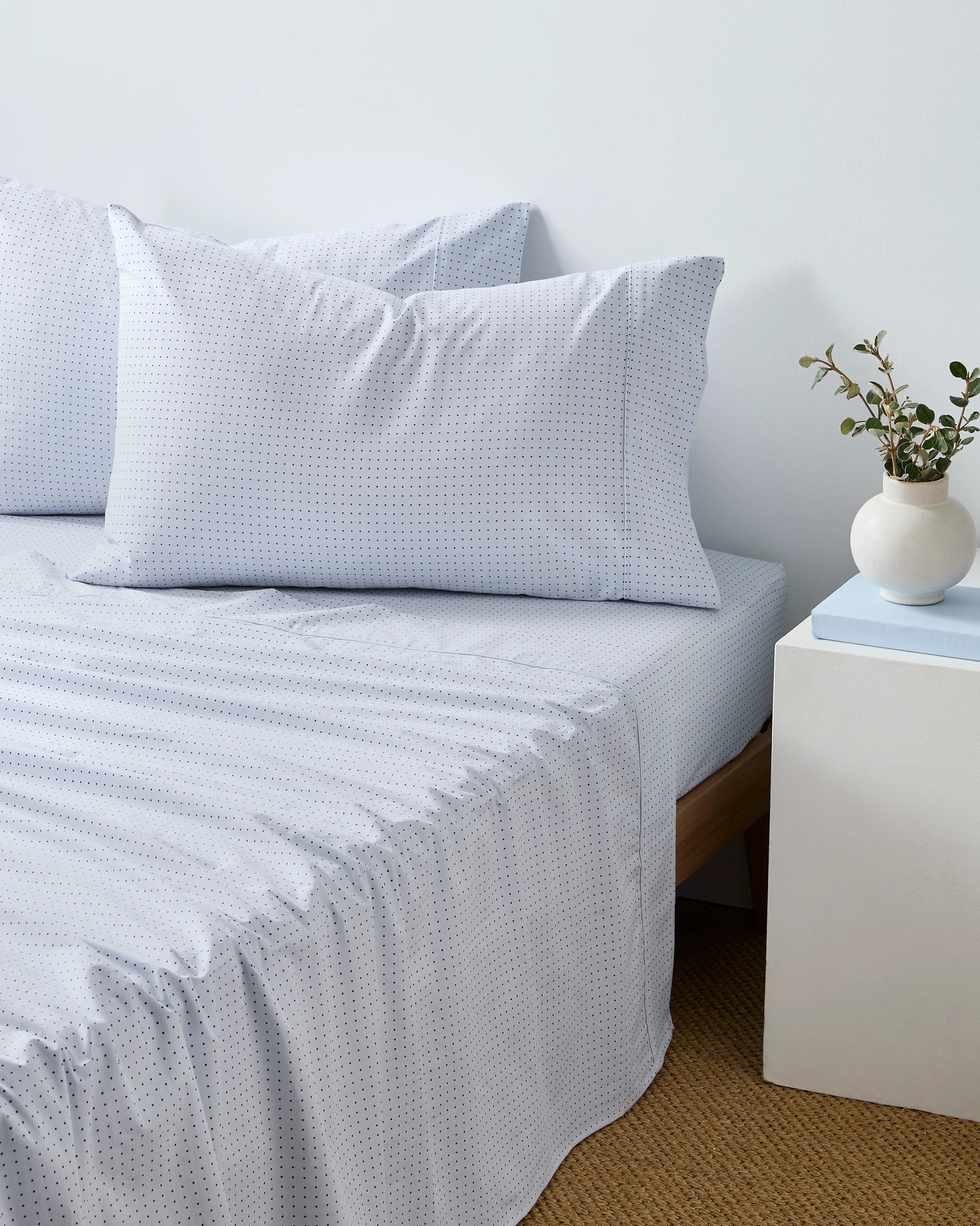 1 Target Sophia Polka Dot Australian Cotton Stonewash Sheet Set
 - King Bed
 - Blue, 1 of 2