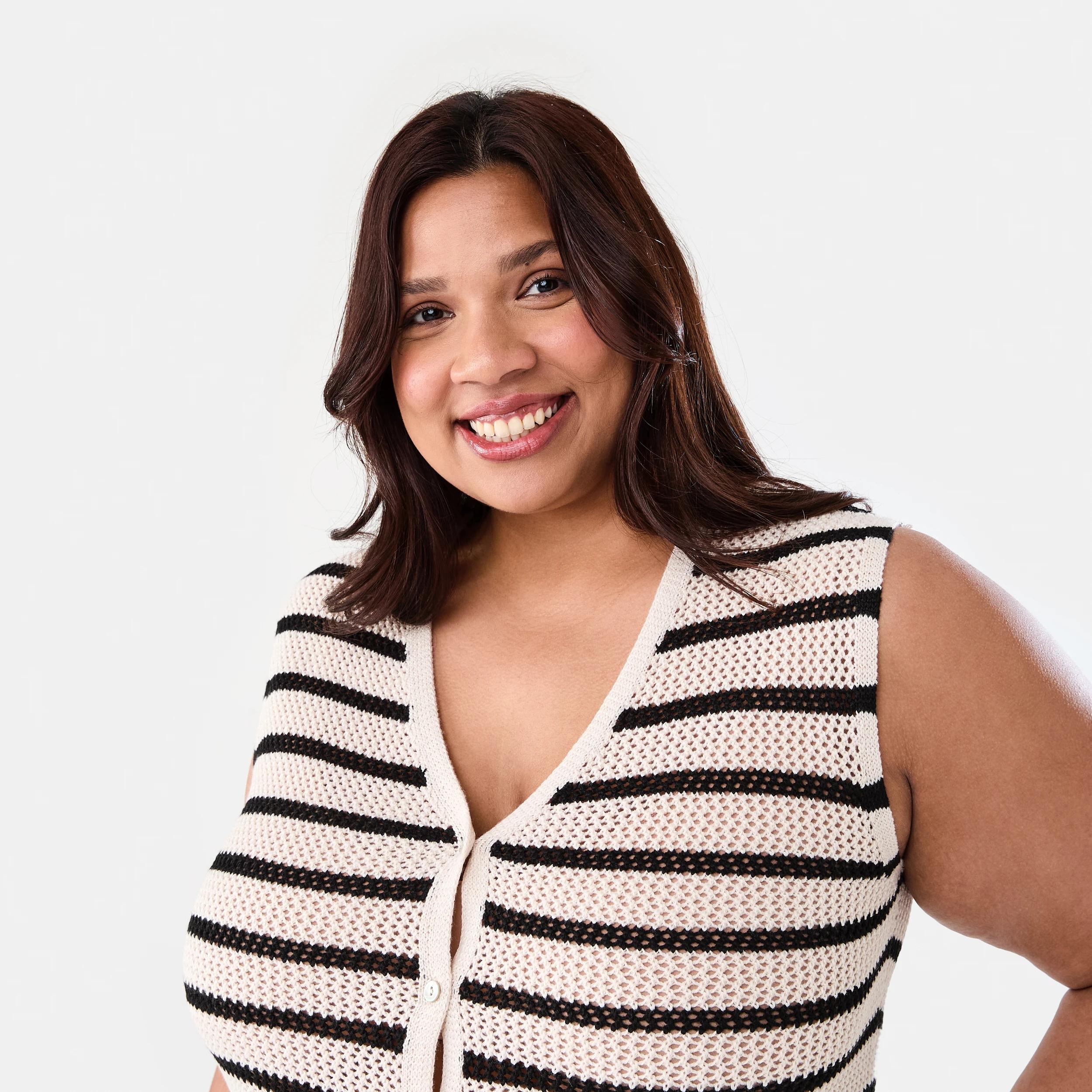 4 Curve Sleeveless Crochet Vest Bge Bk Stp, 4 of 7