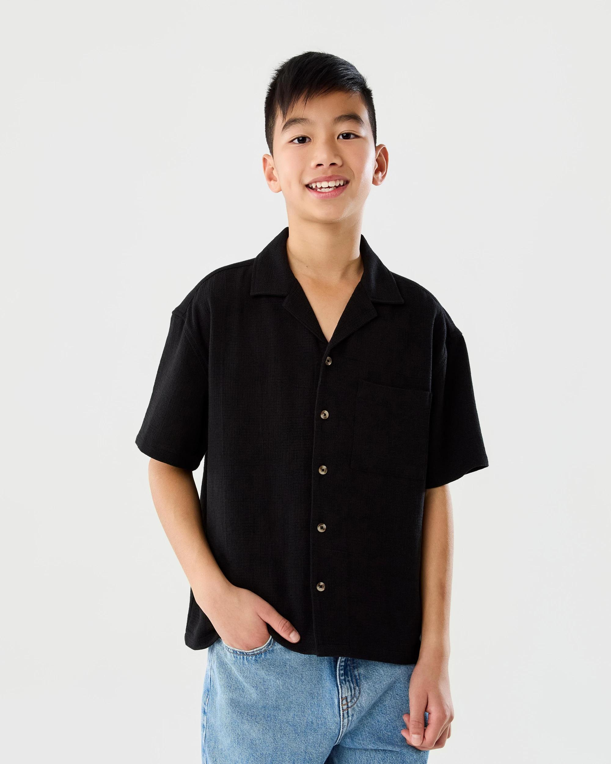 1 Short Sleeve Knit Shirt Black, 1 of 9