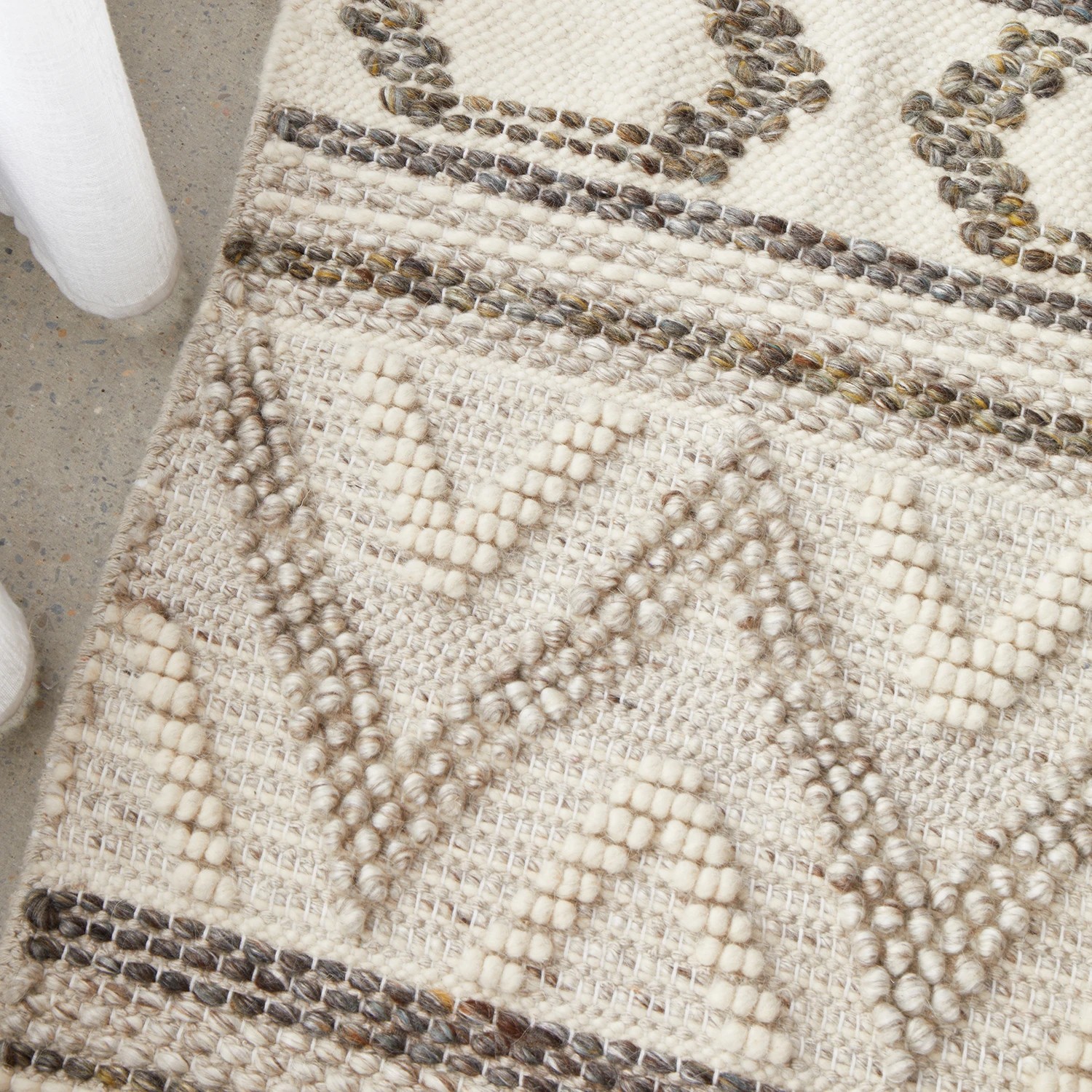 4 Common Ground Rugs Milton 743 225x155cm - Medium Hand Loomed Floor Rug - Natural, 4 of 7