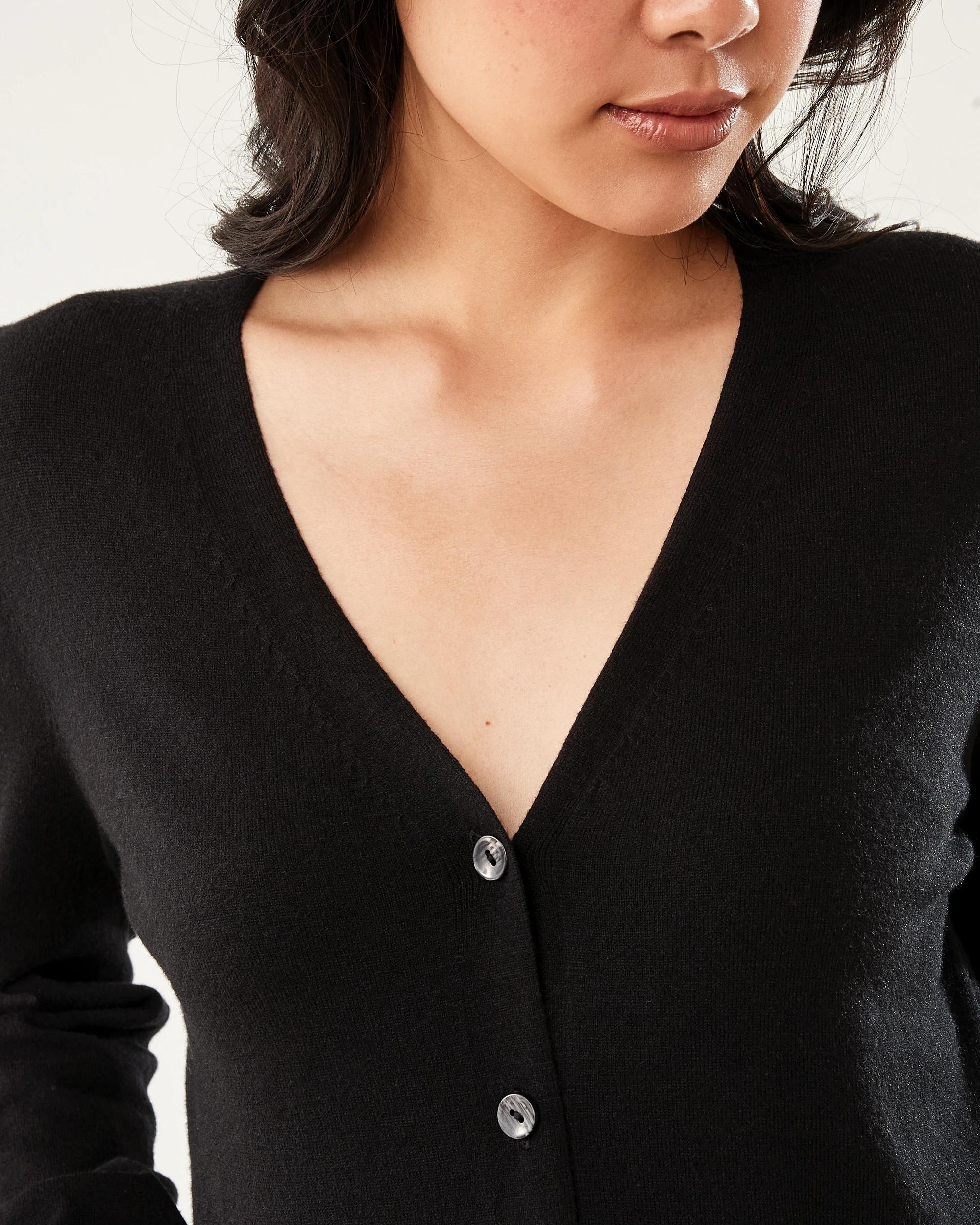 5 V-Neck Lightweight Cardigan BLACK, 5 of 6
