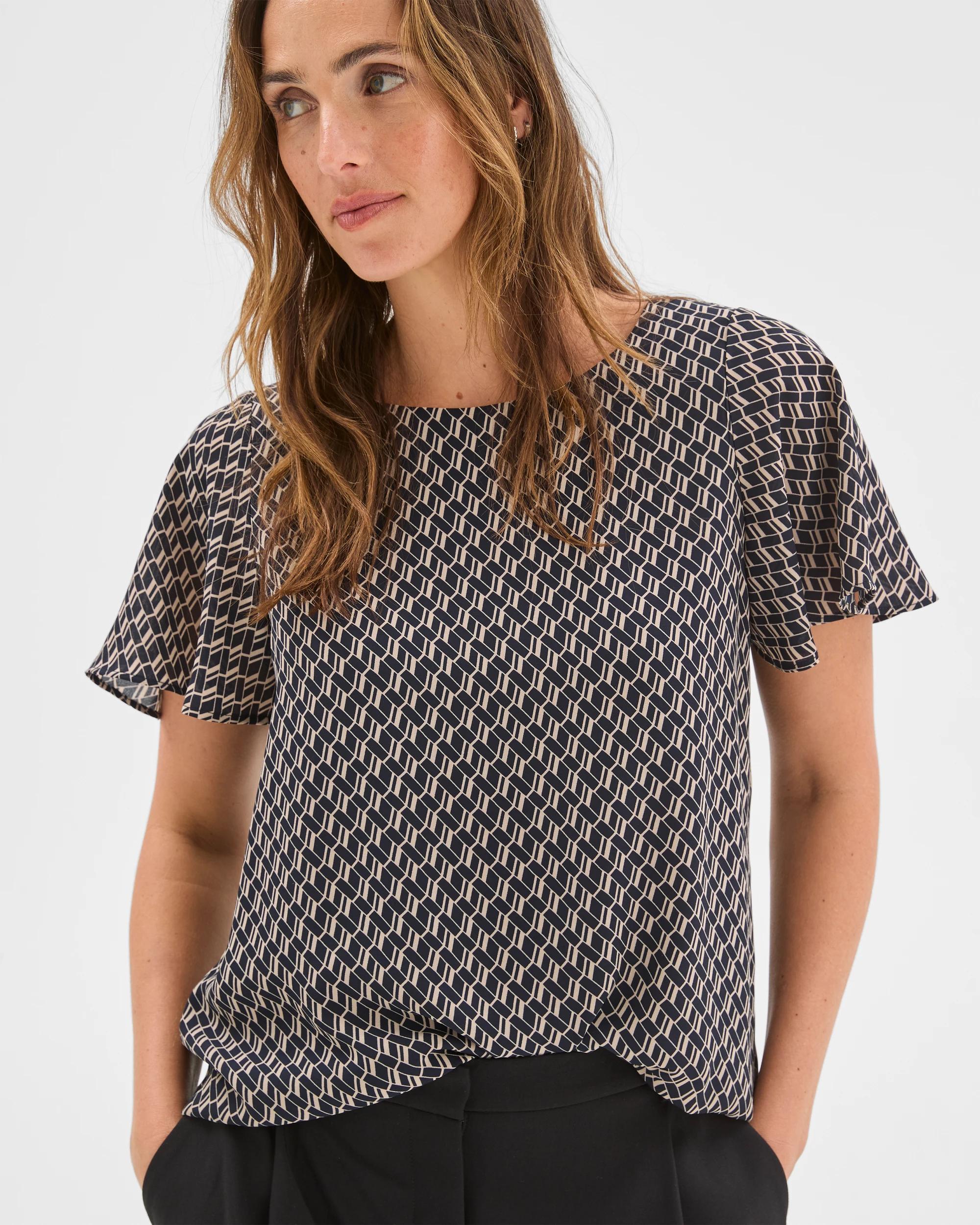 3 Preview Ella Crew Neck Blouse INK NAVY GEO, 3 of 7