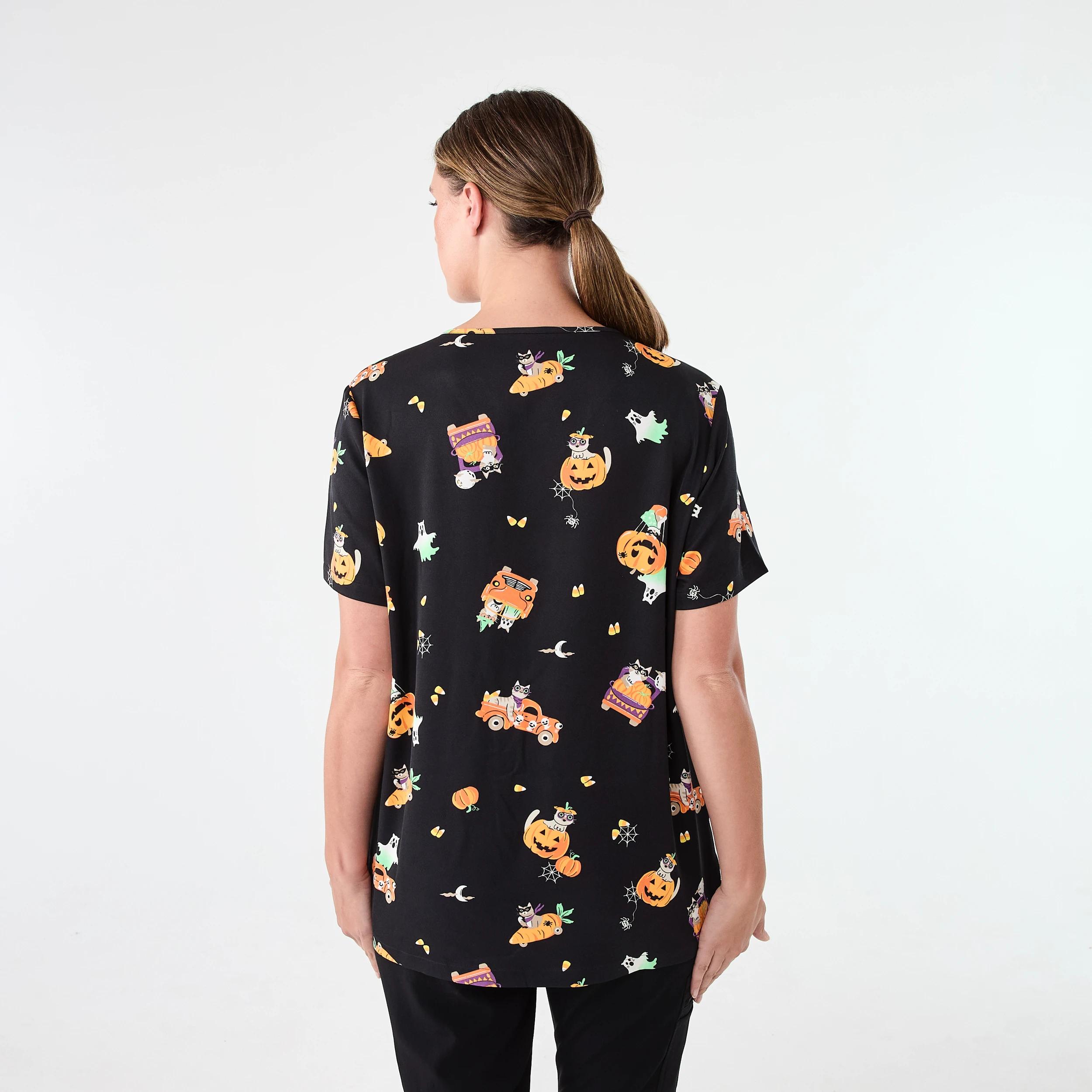 3 Workwear Halloween Printed Scrub Top HALLOWEEN CAT BLACK, 3 of 8