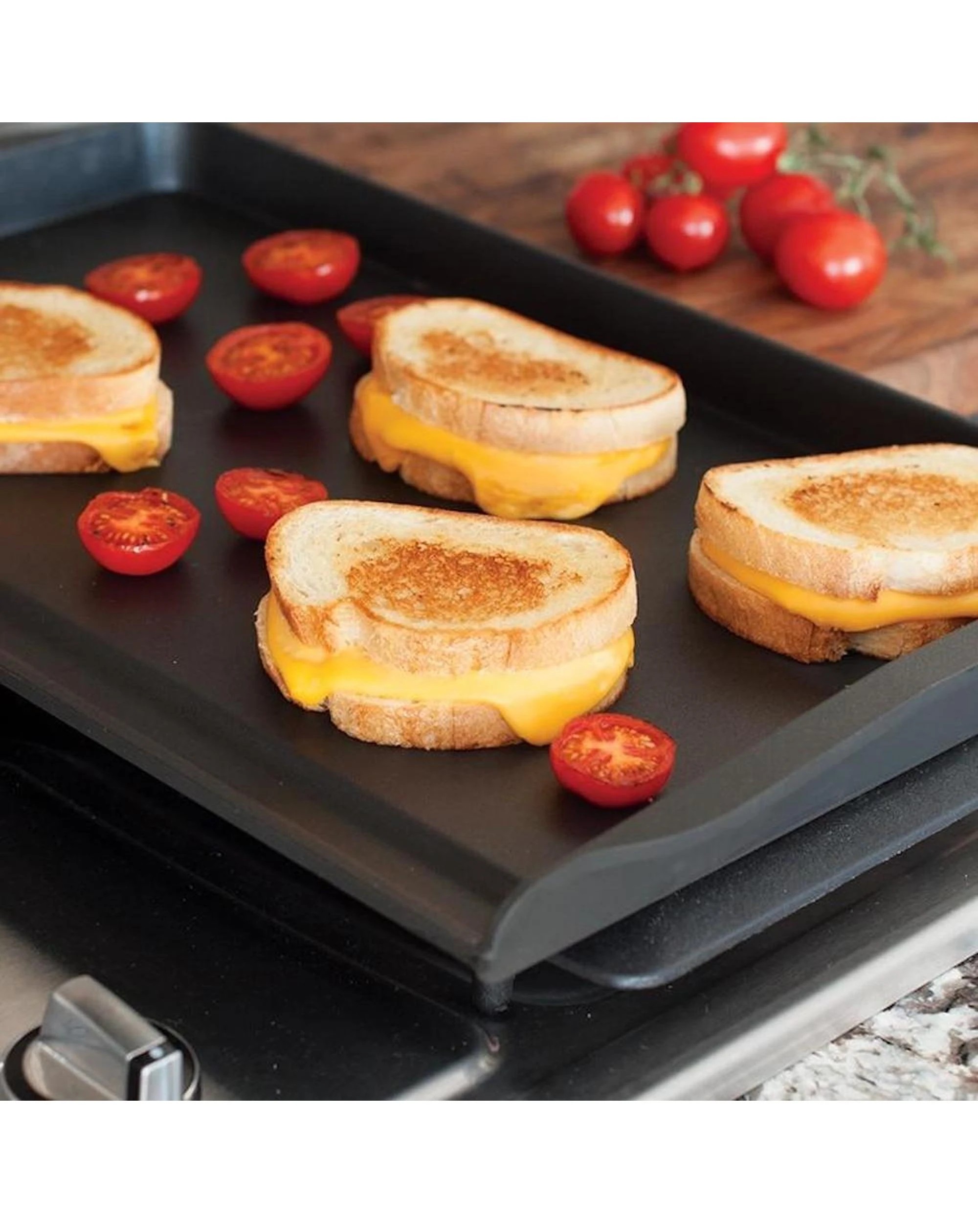 4 Nordic Ware Double Backsplash Griddle 51 x 30.5 x 5cm - Black, 4 of 6