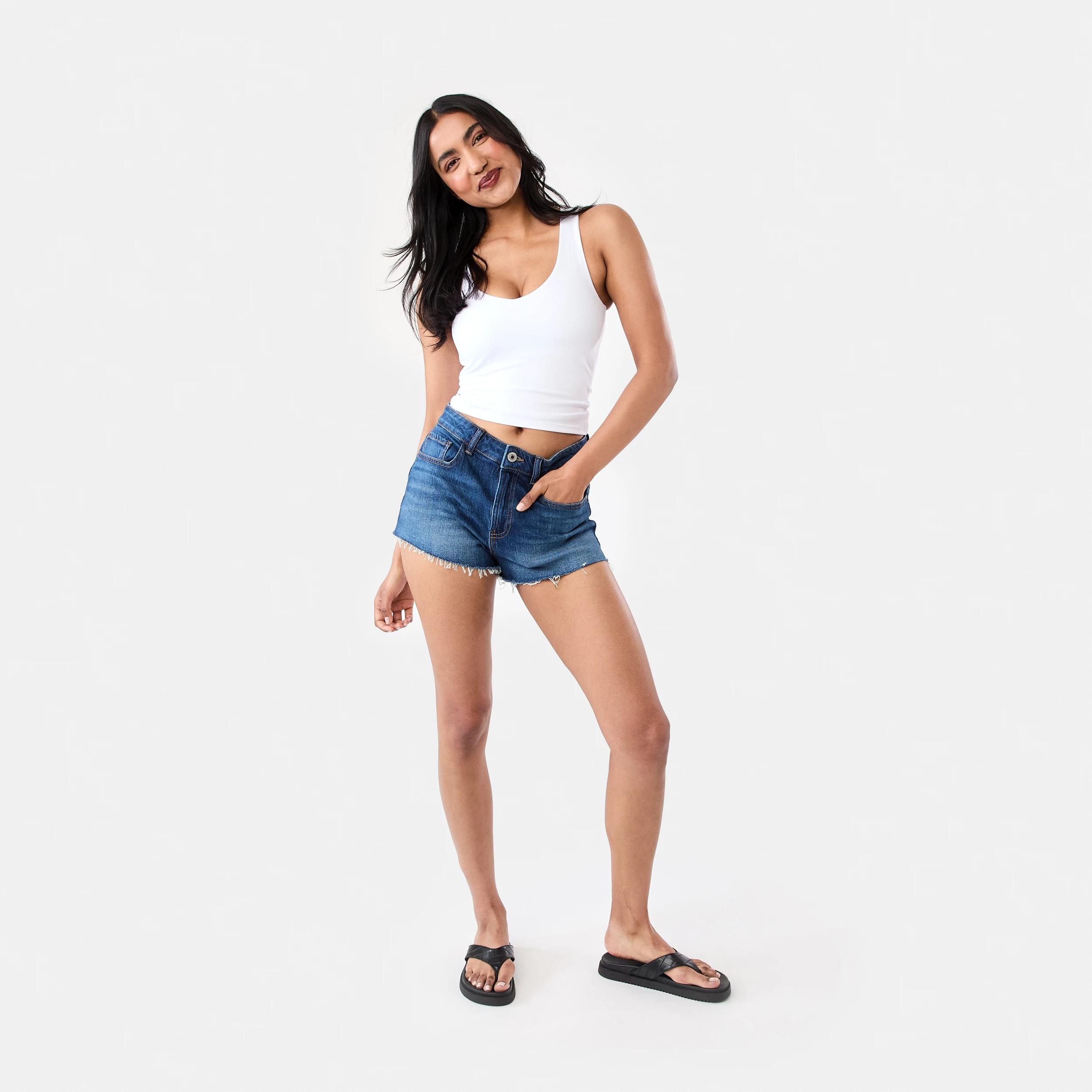 2 Contour V-Neck Shelf Tank White, 2 of 6