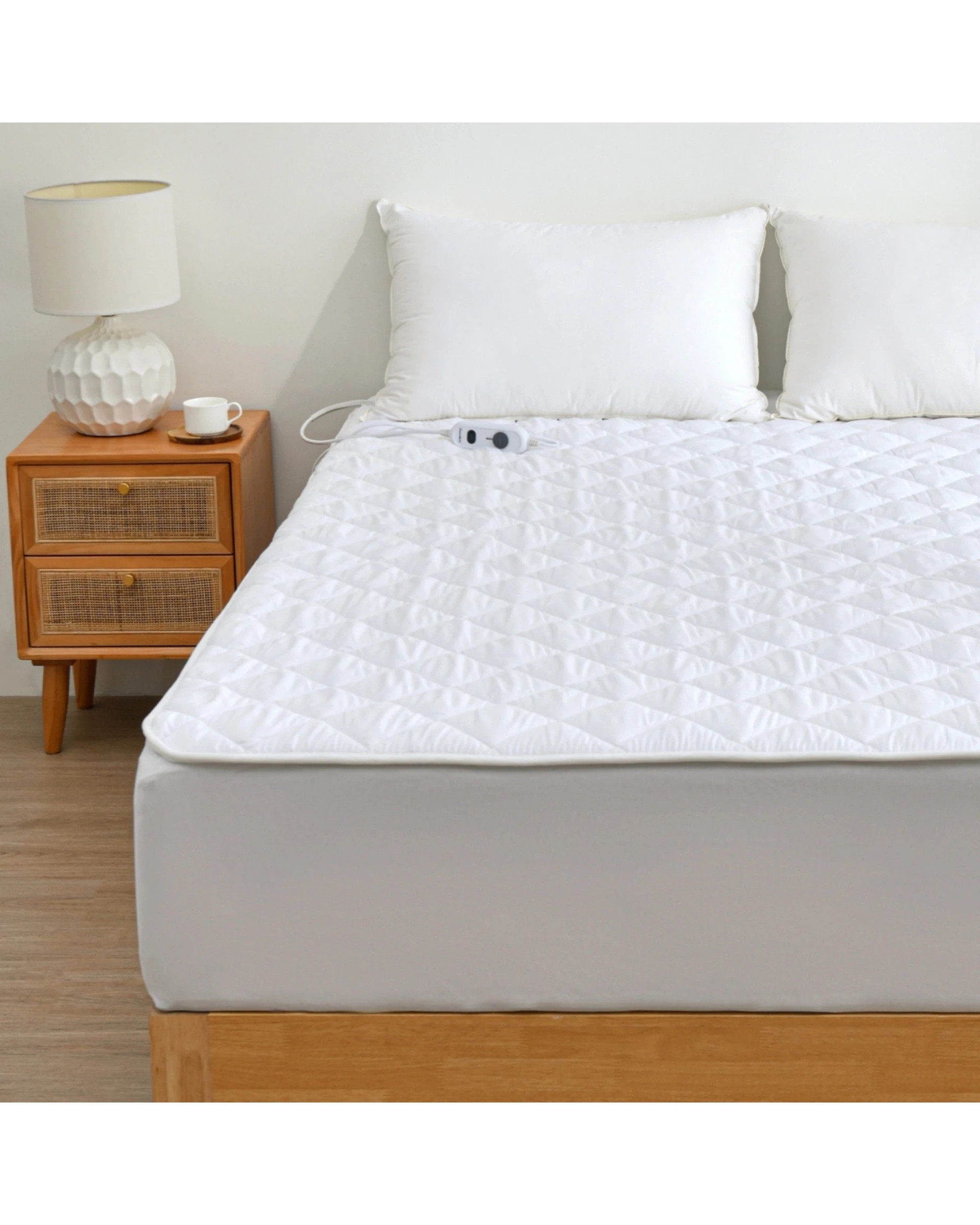 2 Dreamaker HealthGuard Quilted Electric Blanket - King Single Bed - White, 2 of 8