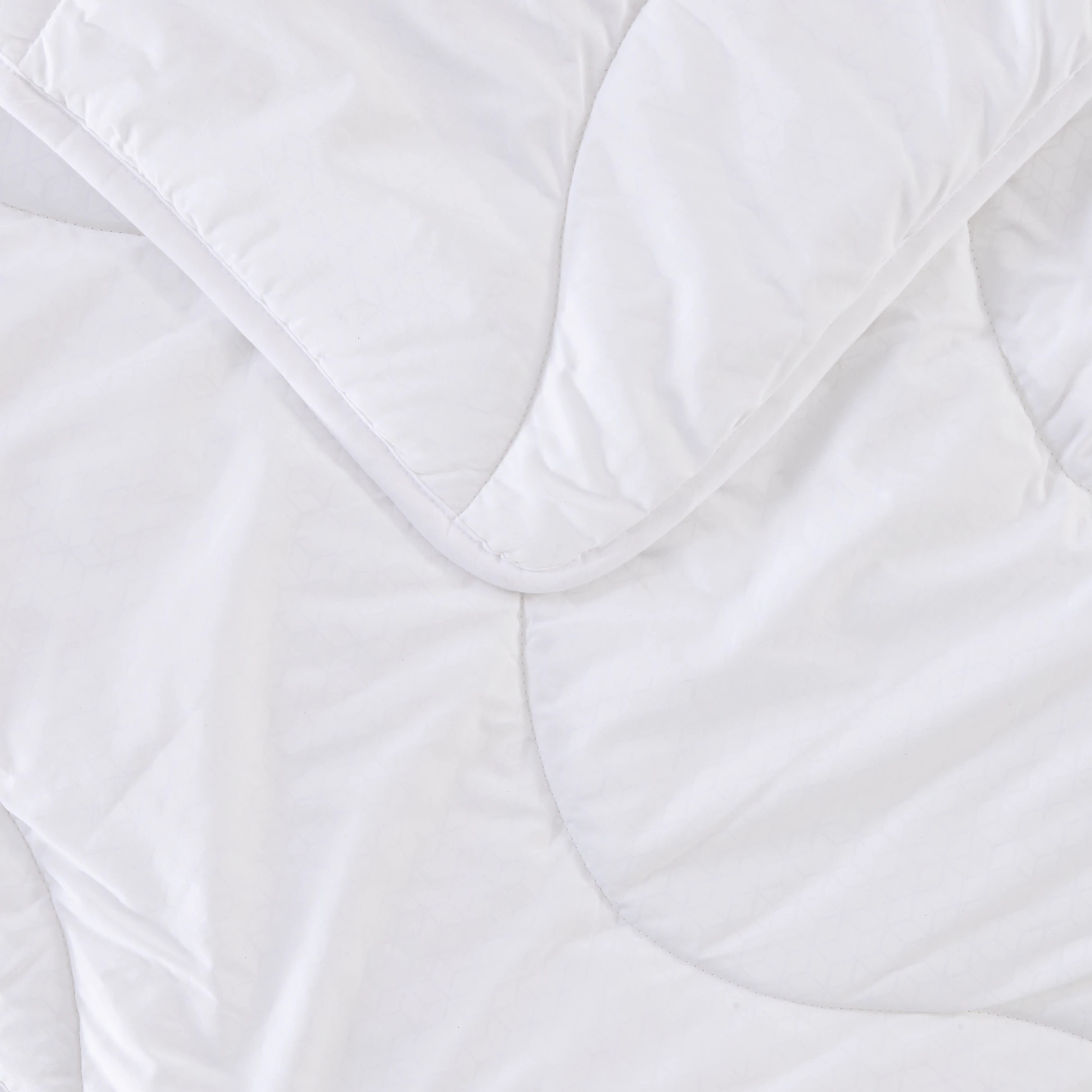 3 Temperature Regulating Quilt - King Bed, White, 3 of 7