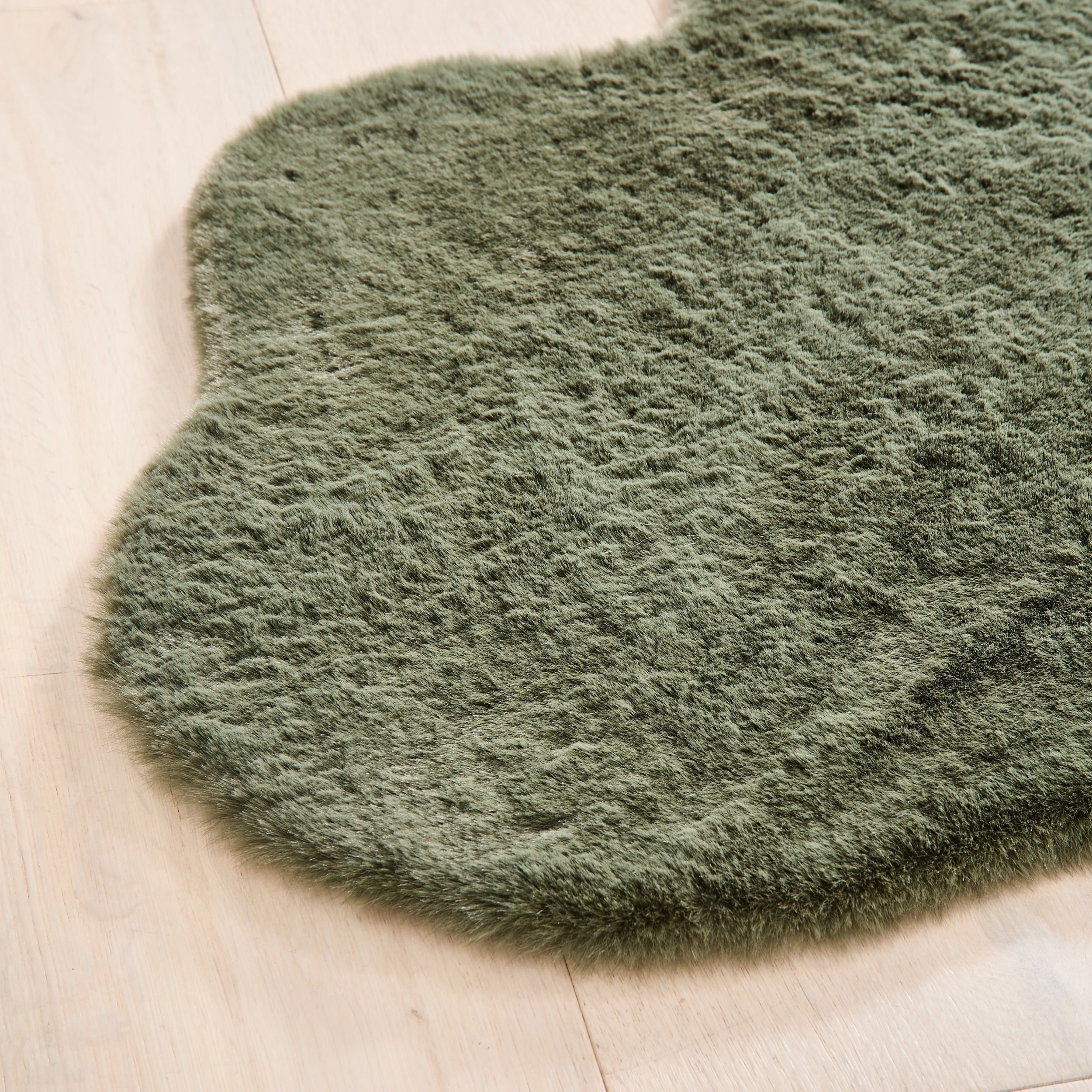 2 Faux Fur Rug - Green, 110cm x 65cm, 2 of 6