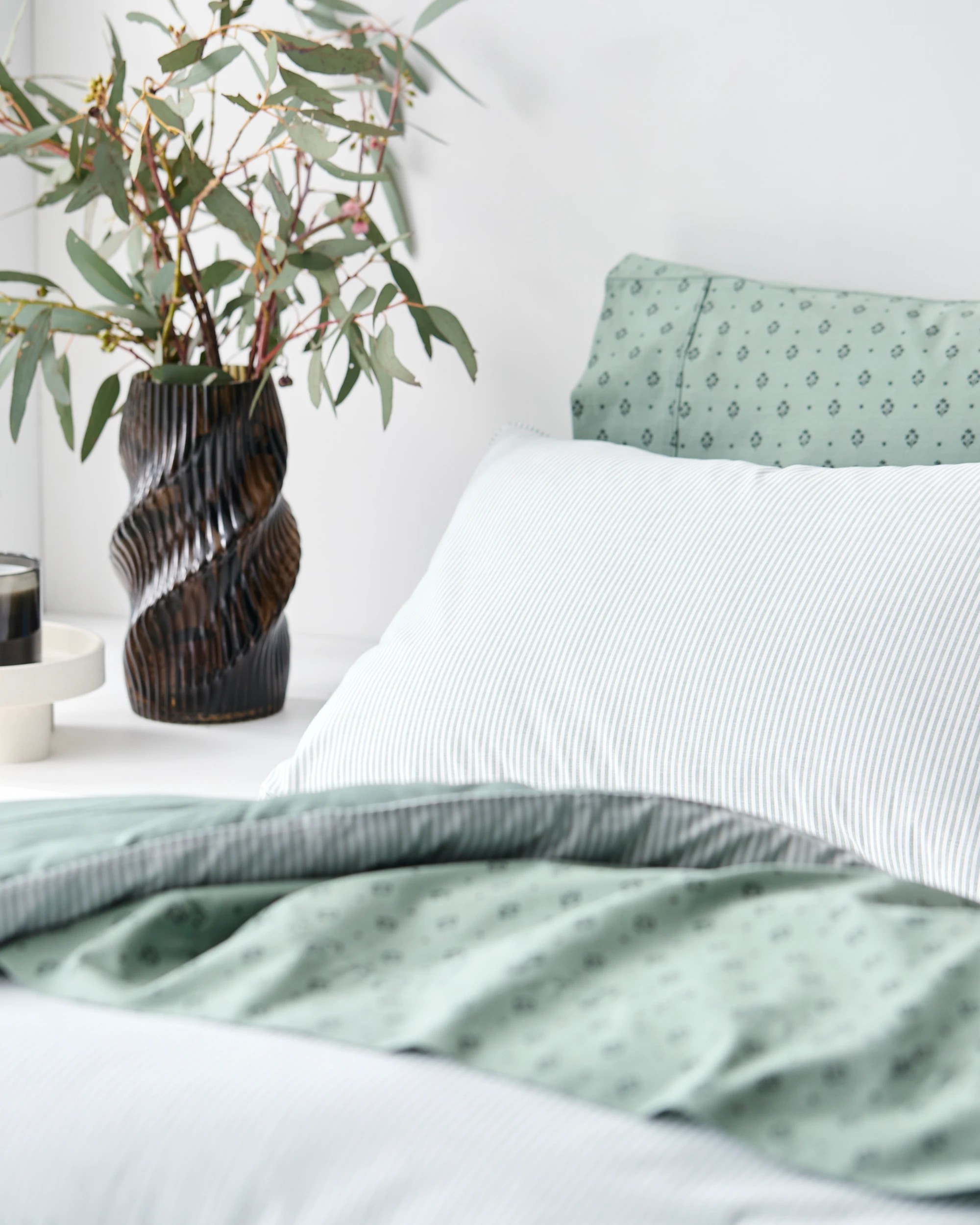4 Target Hampton Comforter Set - King Bed - Green, 4 of 10