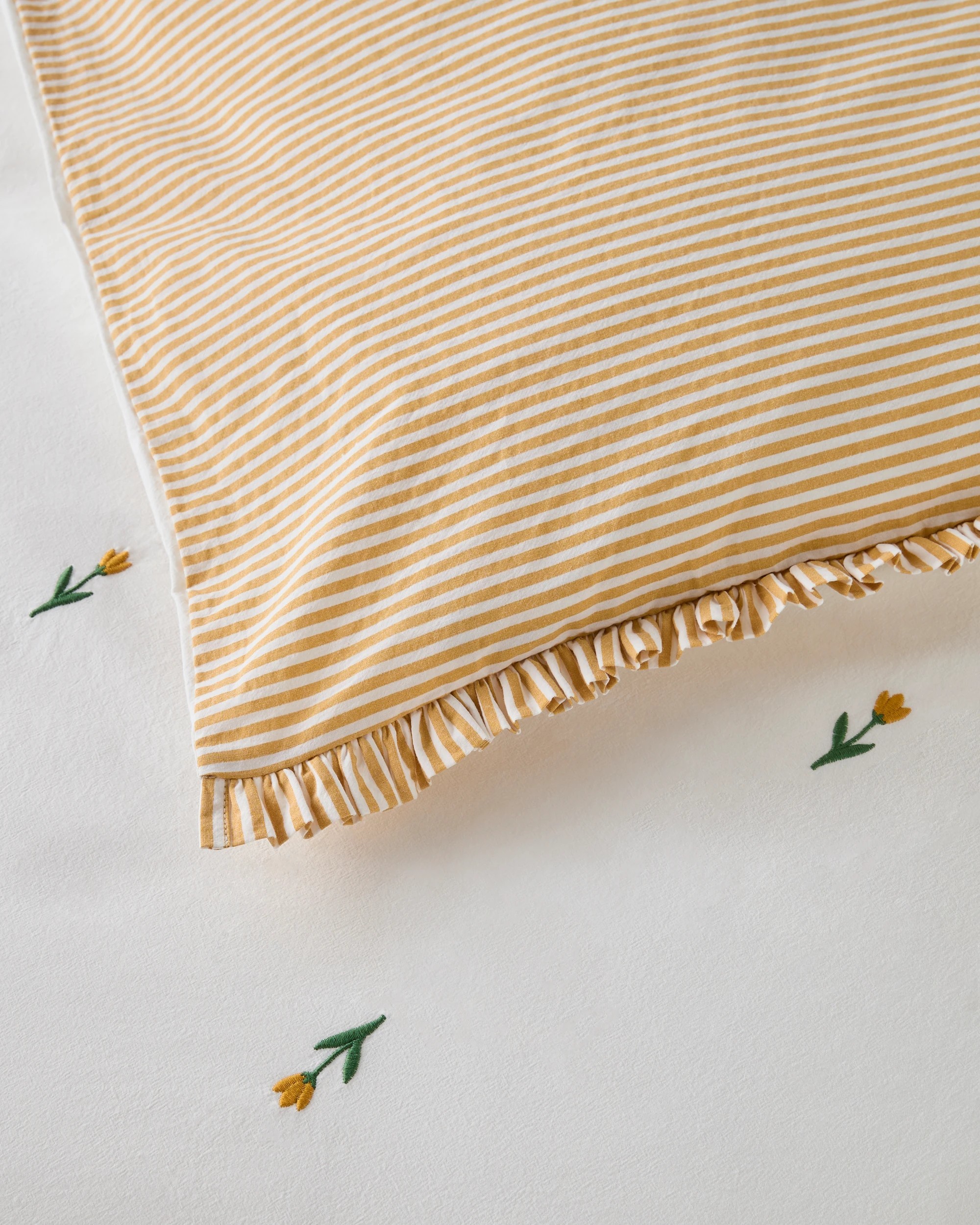 3 Target Tulip Embroidered Cotton Ruffle Quilt Cover Set - Double Bed - Yellow, 3 of 4