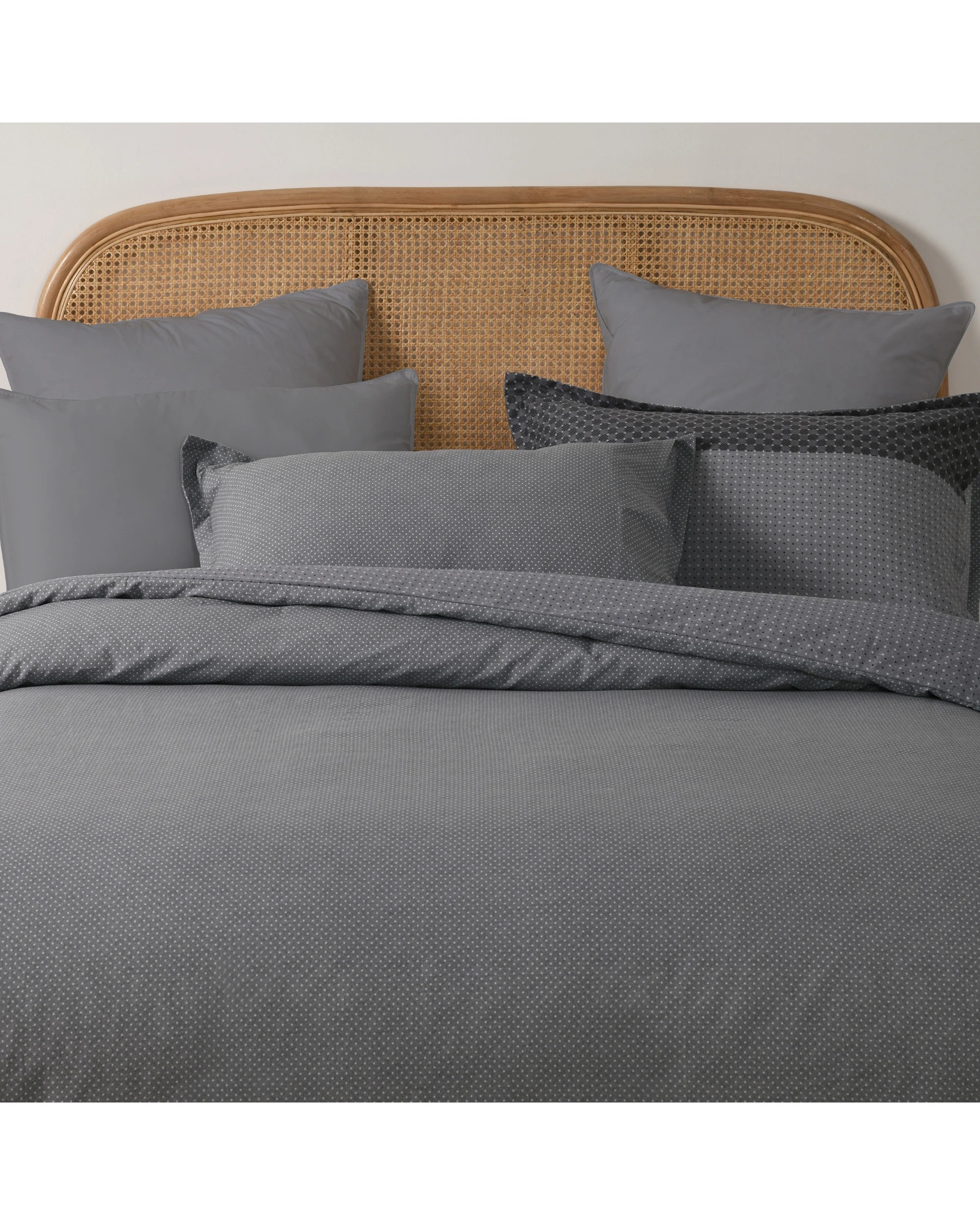 4 Dreamaker Aster 100% Cotton Reversible Quilt Cover Set - King Bed - Grey, 4 of 8