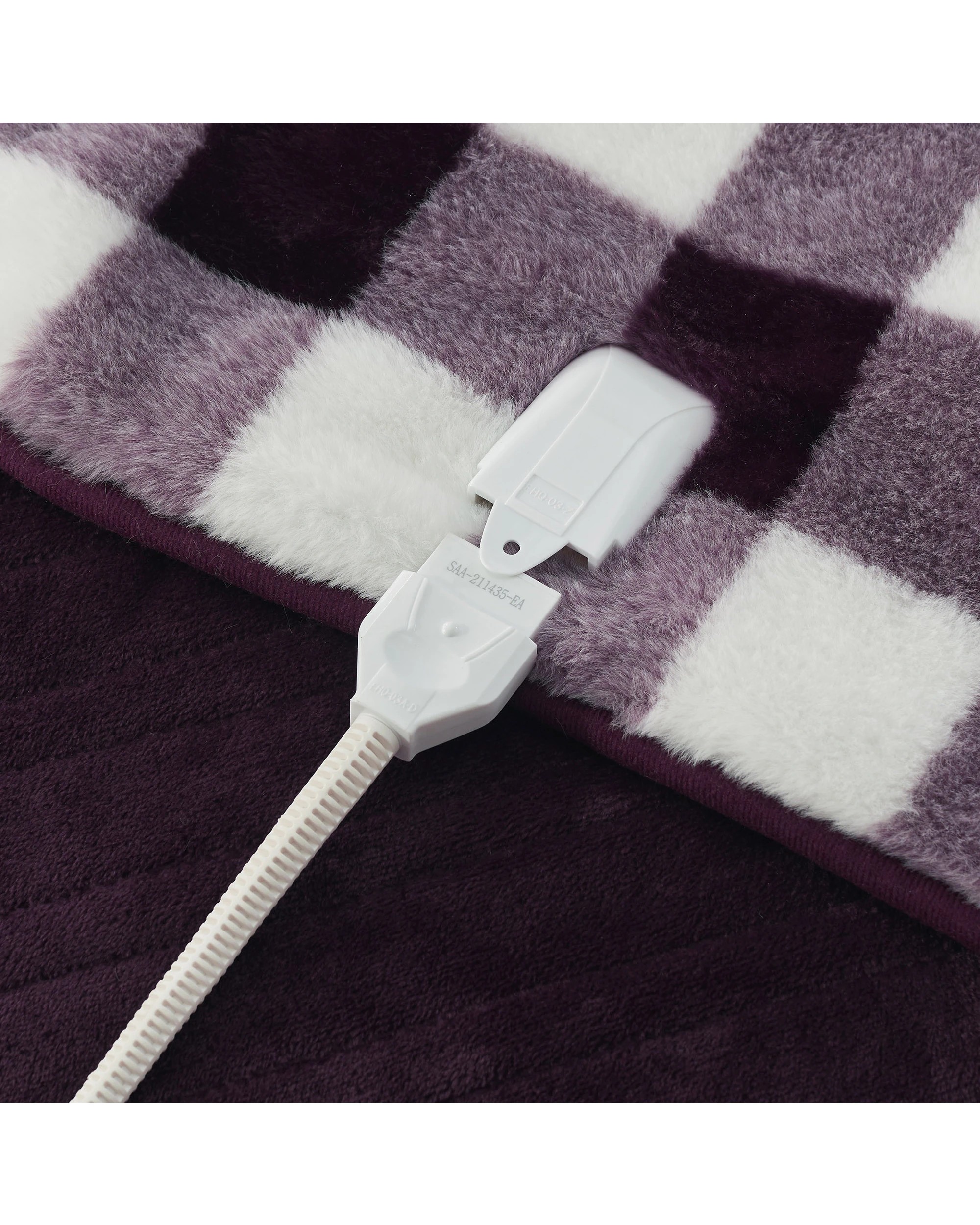 7 Dreamaker Gingham Plush Heated Throw 130x160cm - Cherry, 7 of 9