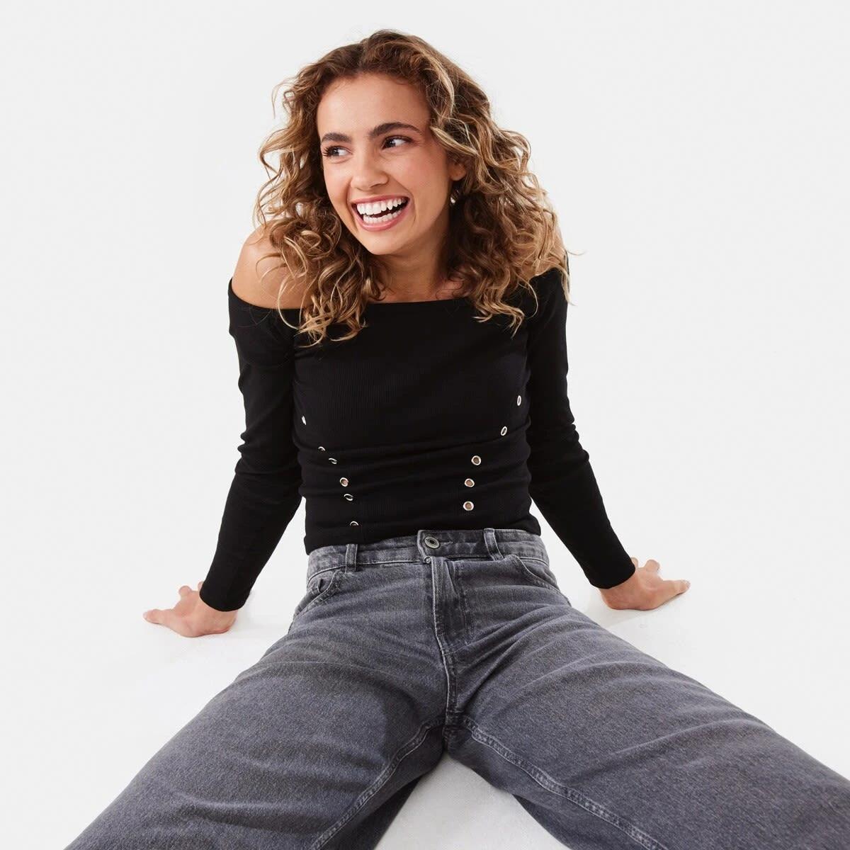 8 Long Sleeve Stud Detail Top Black, 8 of 8