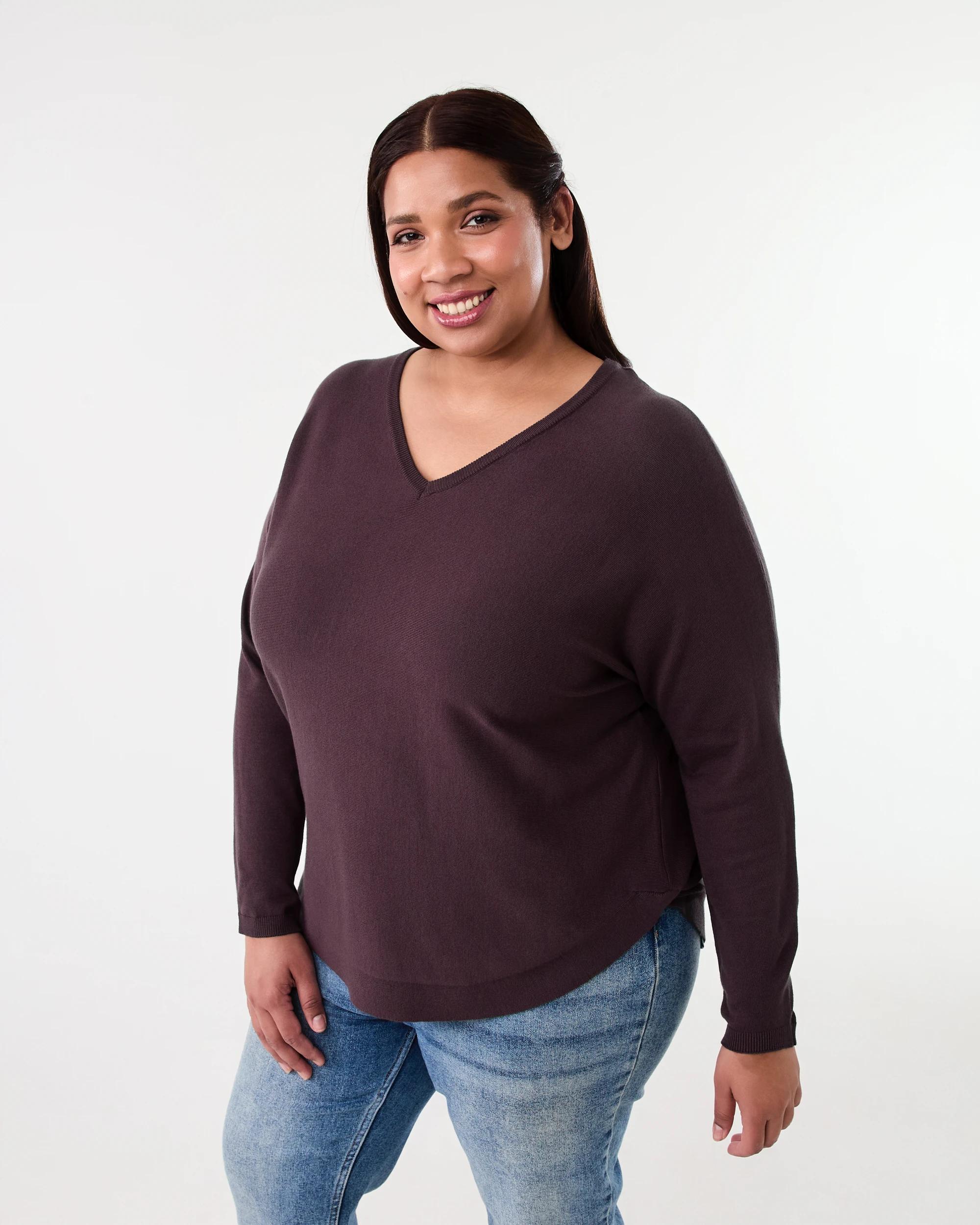 2 Curve Lightweight V-Neck Jumper Fudge, 2 of 6