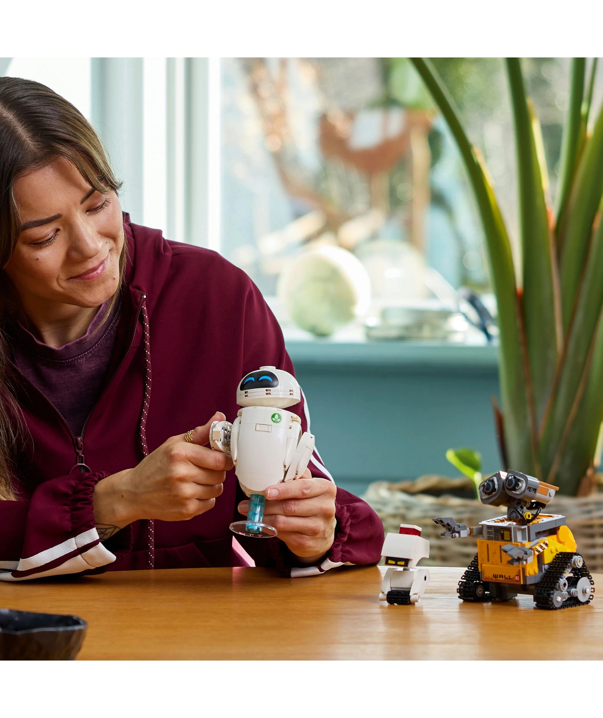 9 LEGO Disney Pixar WALL-E and EVE 43279, 9 of 10