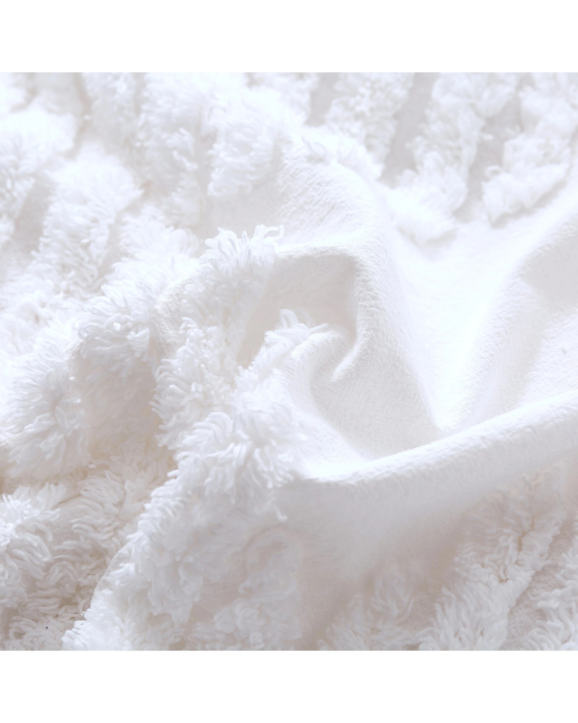 3 Dreamaker Darvo Tufted Washed Vintage Cotton Quilt Cover Set - King Bed - White, 3 of 5