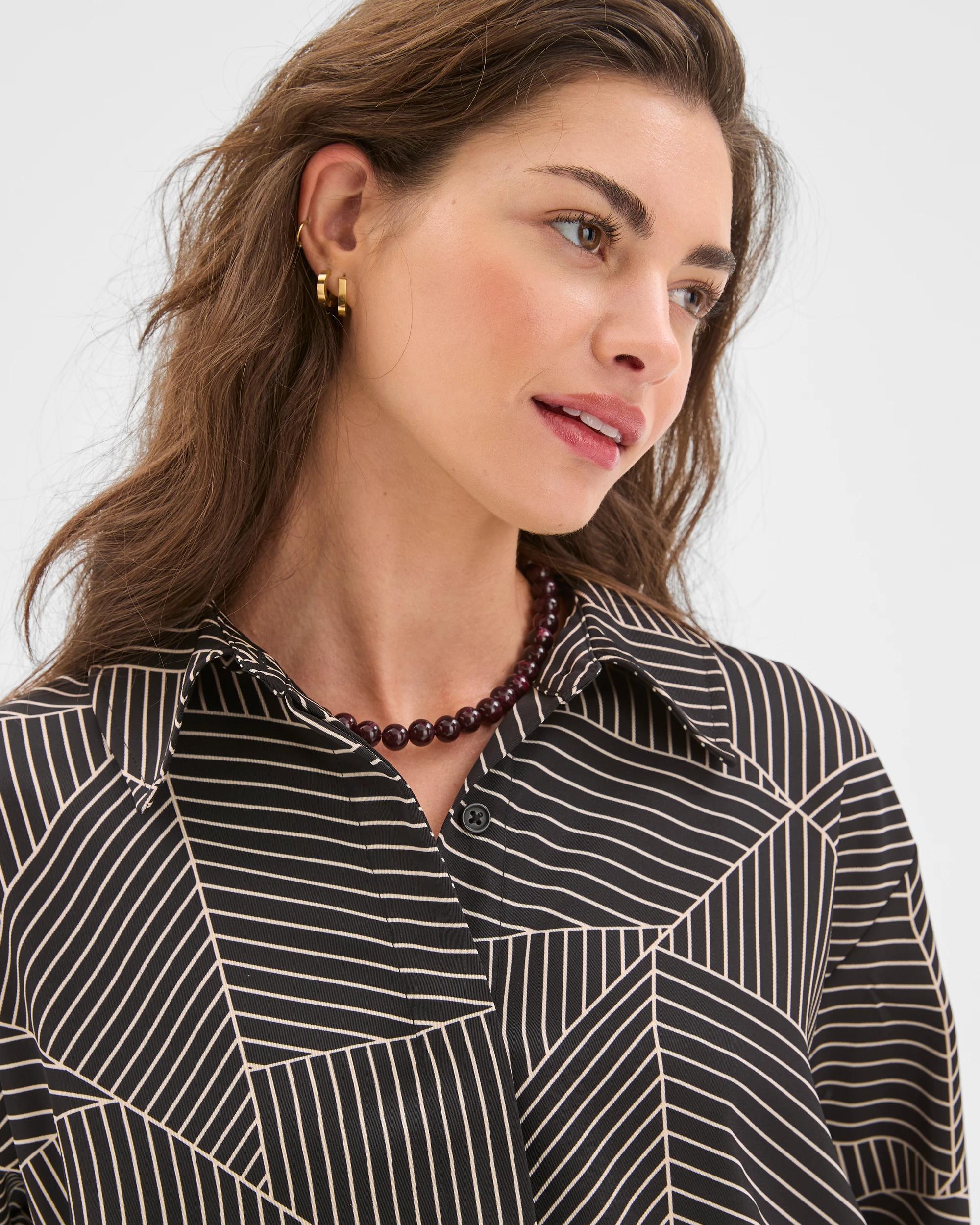 4 Target Petites Petites Concealed Placket Shirt BLACK GEO, 4 of 7