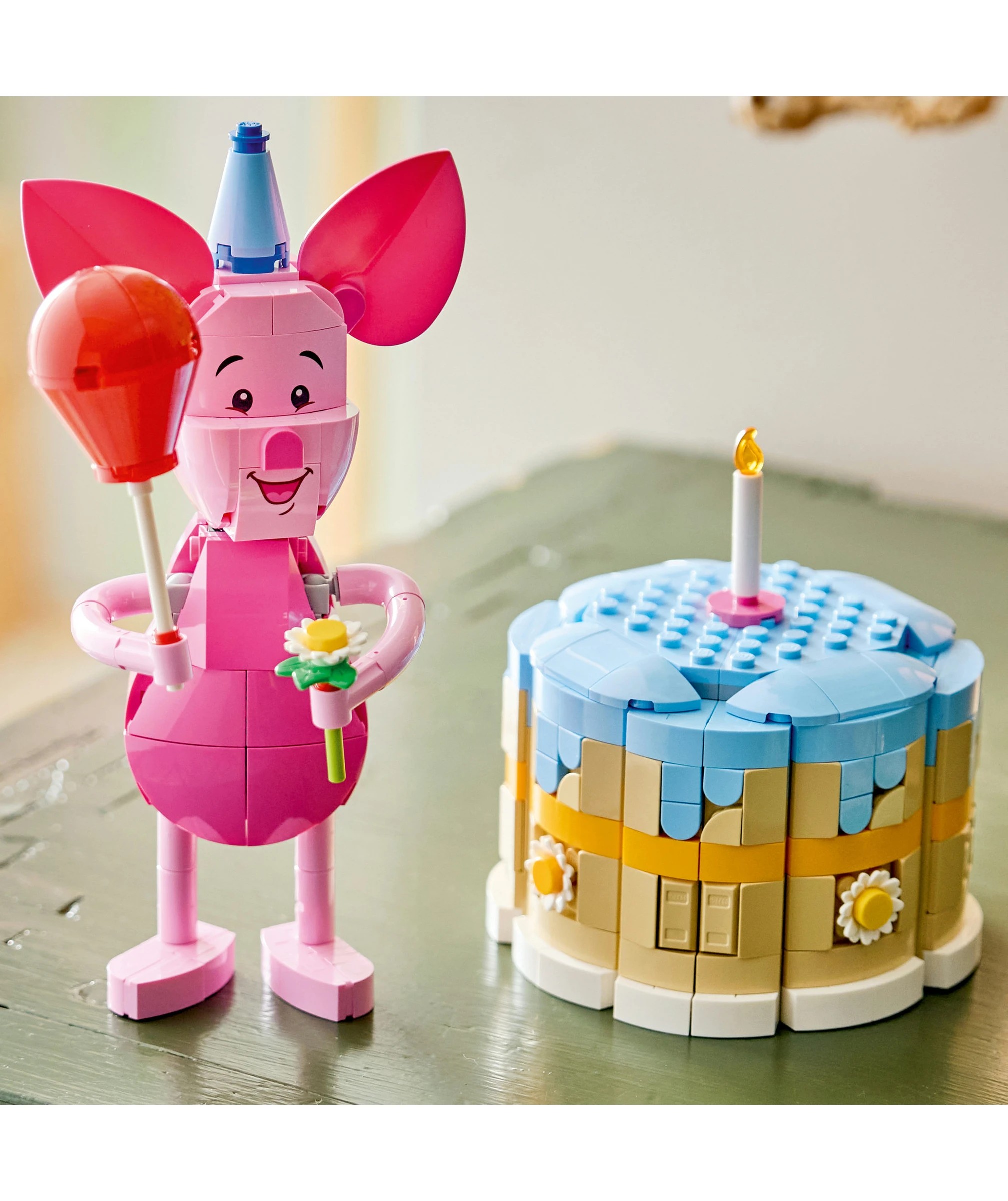 9 LEGO Disney Piglet’s Birthday Fun Building Set 43305, 9 of 10