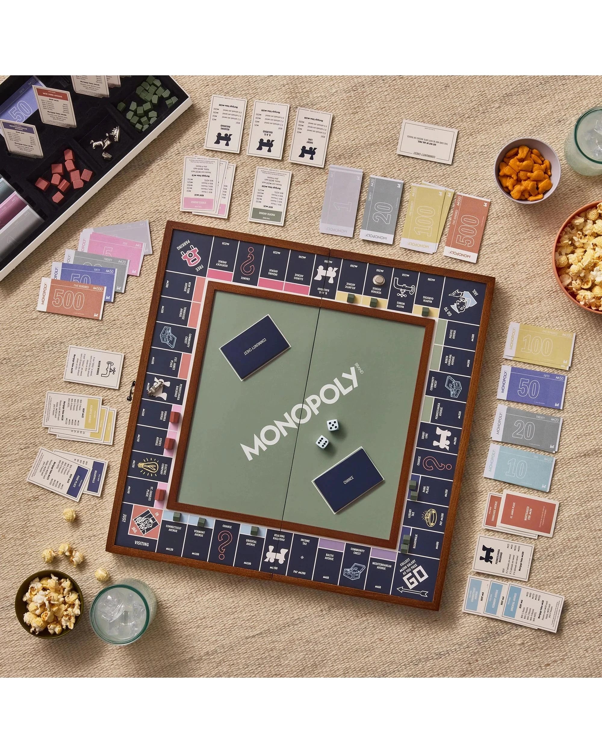 4 Monopoly Grand Folding Edition Board Game, 4 of 8