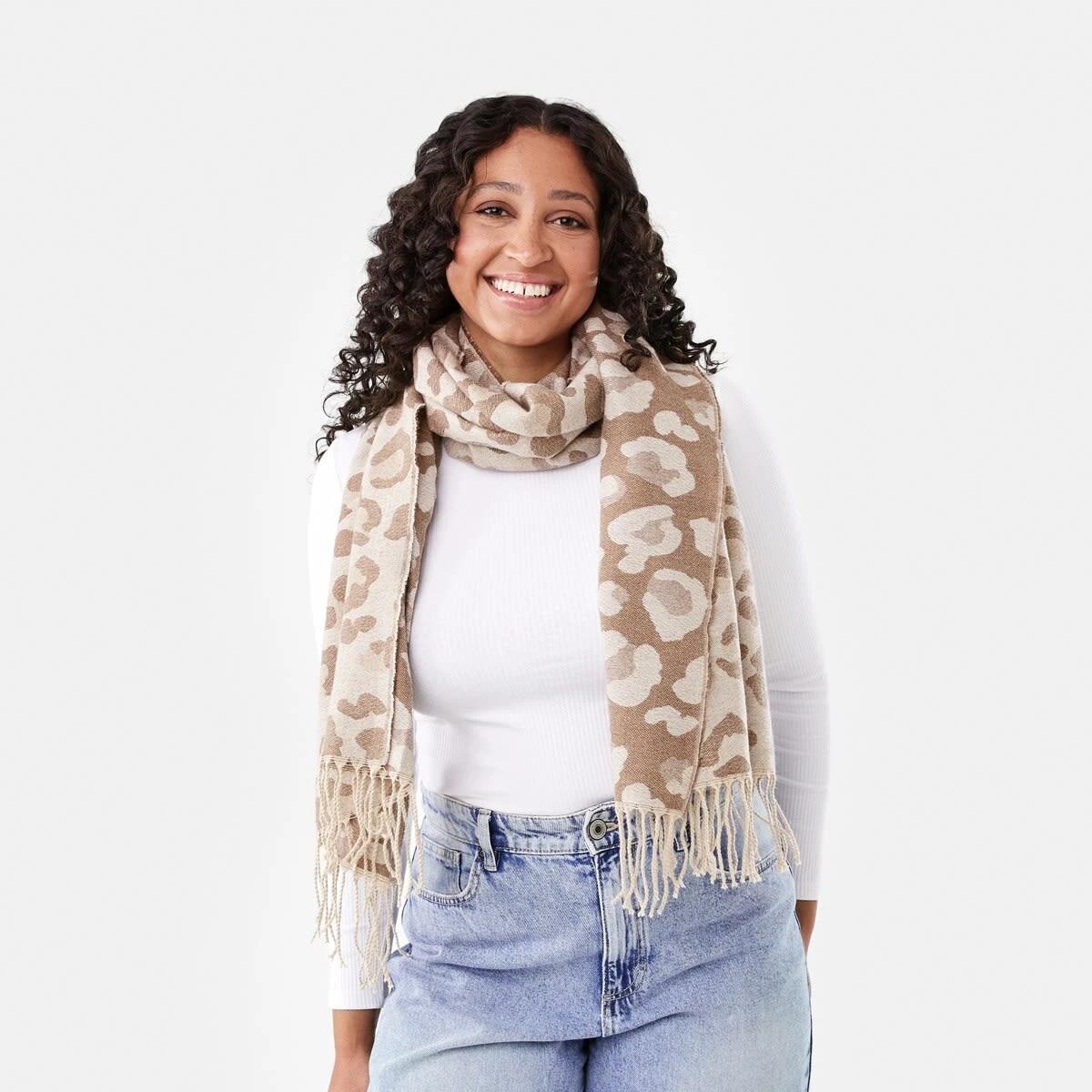 3 Lightweight Scarf Leopard, 3 of 3