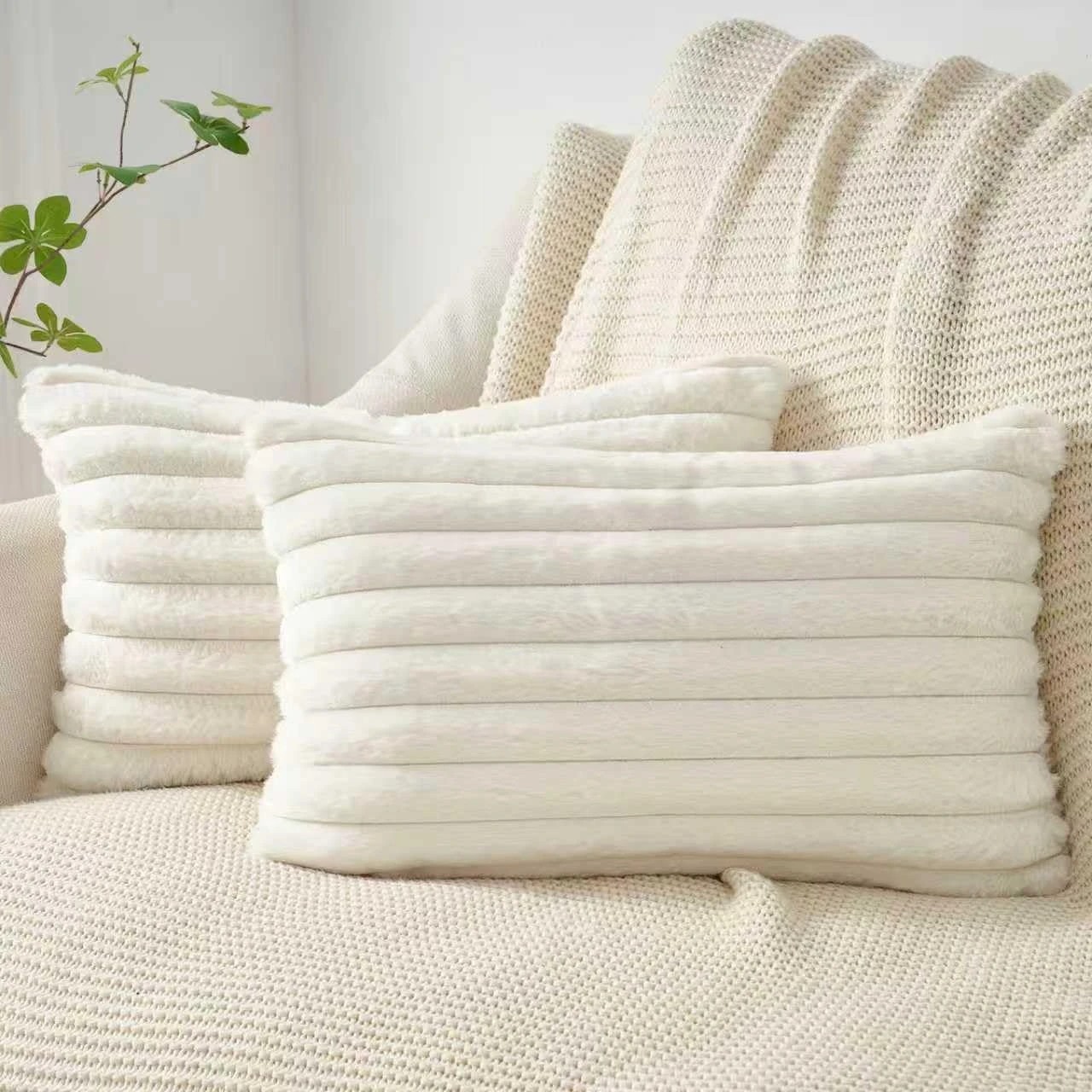 1 Gioia Casa 2-Pack Faux Fur Cushion Covers Soft 30x50cm - Snow, 1 of 3